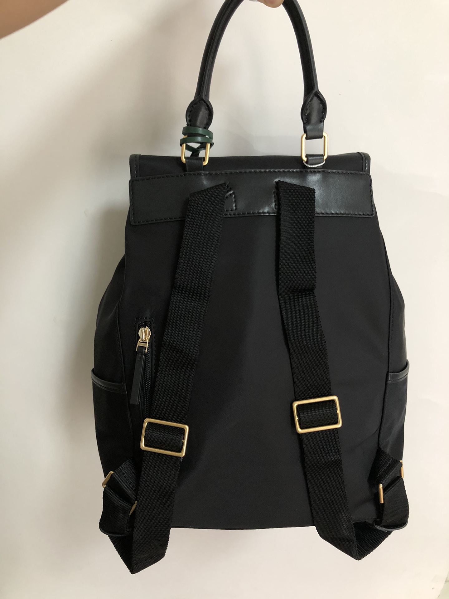 Tory Burch ～ 汤丽柏琦 PIPER FLAP 多口袋双T LOGO双肩背包 74649