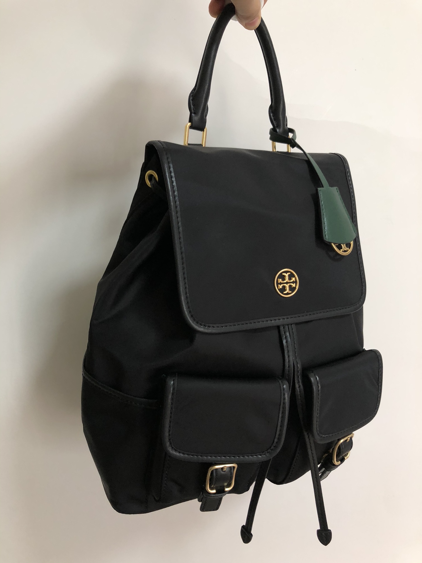 Tory Burch ～ 汤丽柏琦 PIPER FLAP 多口袋双T LOGO双肩背包 74649