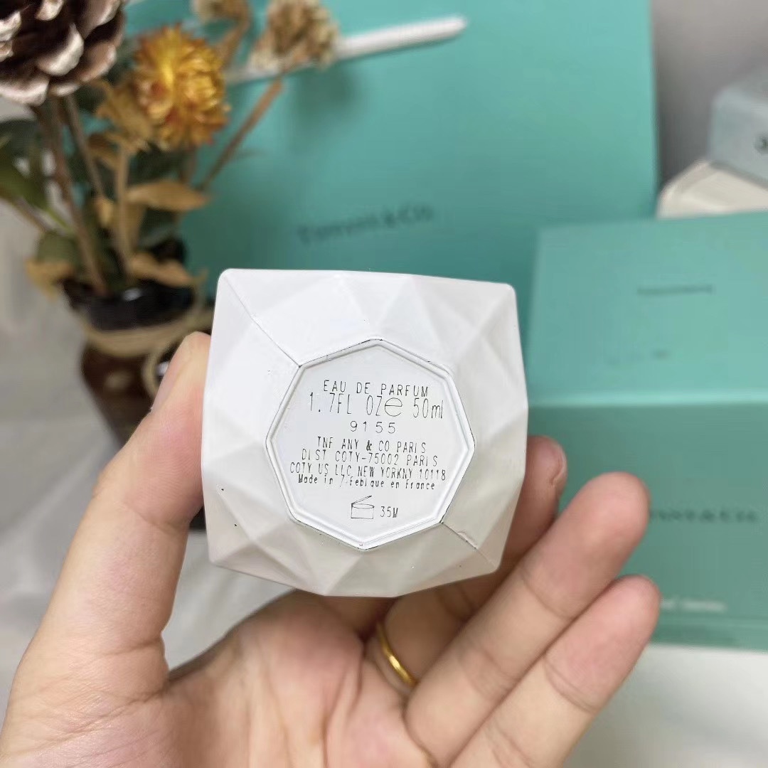 Tiffany & Co. Limited Edition Snow Globe Women's Perfume - 1.7 oz (50 ml) 3 i1602572925 84 2