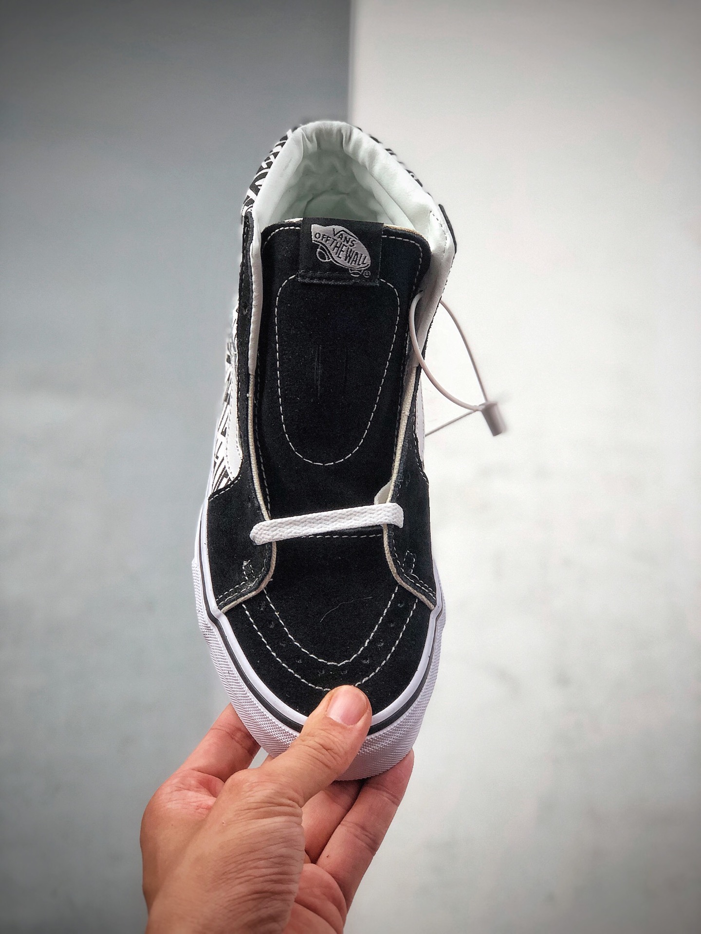 160  Vans 范斯sk8 hi 高帮黑色字母off wall 板鞋休闲鞋 型号：AS61