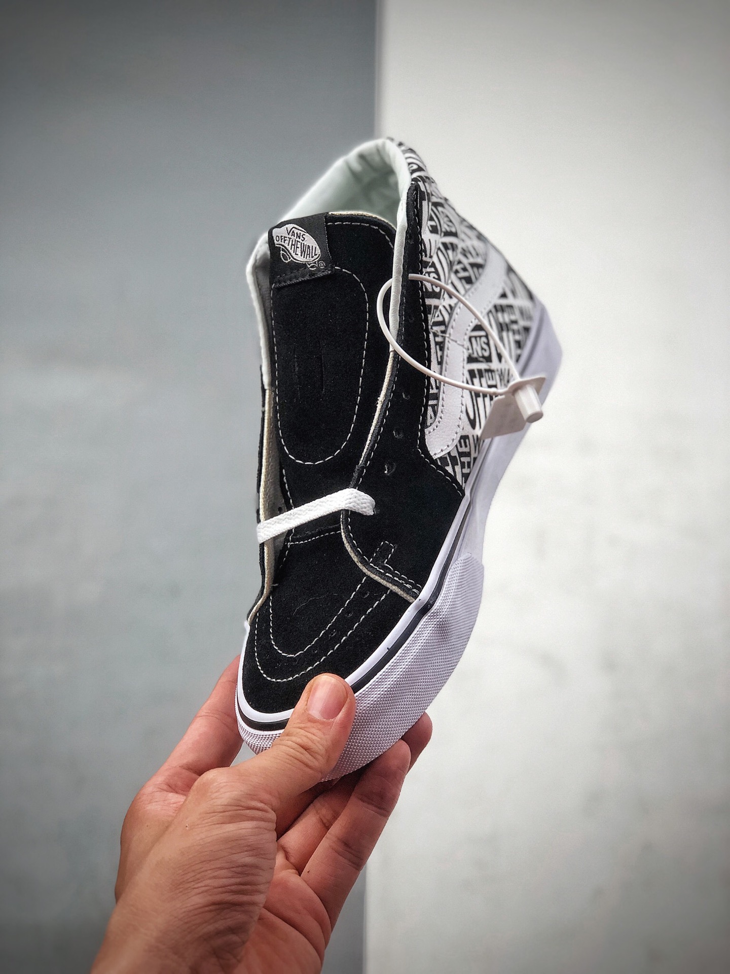 160  Vans 范斯sk8 hi 高帮黑色字母off wall 板鞋休闲鞋 型号：AS61