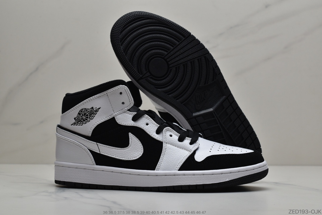 260  乔丹/Air Jordan 1 Mid AJ1 乔1 中帮百搭休闲运动板鞋。官方货号#554724-113