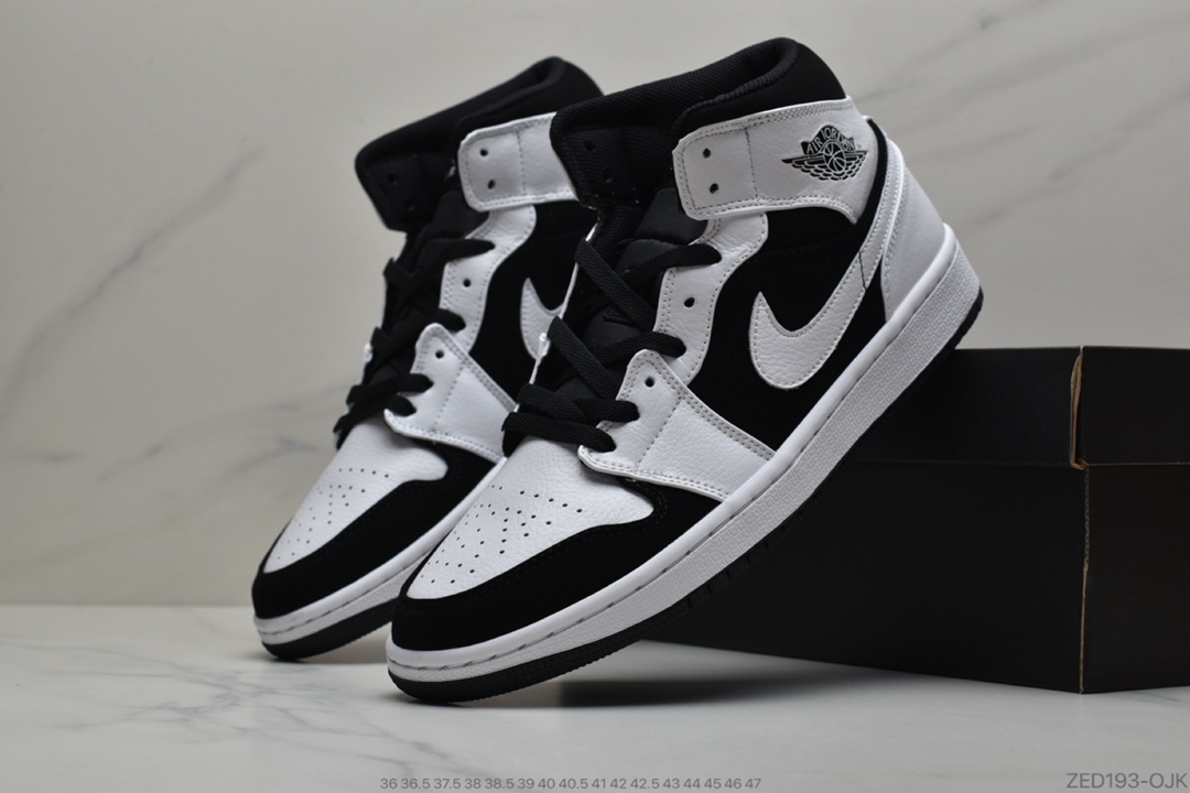260  乔丹/Air Jordan 1 Mid AJ1 乔1 中帮百搭休闲运动板鞋。官方货号#554724-113