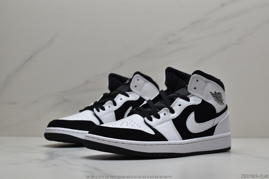 260  乔丹/Air Jordan 1 Mid AJ1 乔1 中帮百搭休闲运动板鞋。官方货号#554724-113