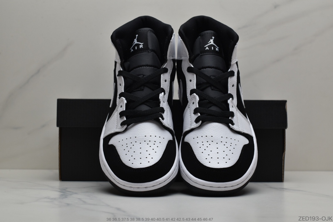 260  乔丹/Air Jordan 1 Mid AJ1 乔1 中帮百搭休闲运动板鞋。官方货号#554724-113