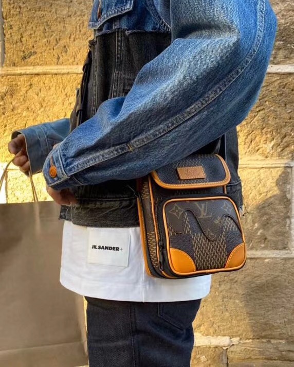 NO:396233,40357 upper body picture, universal for men and women, handsome, LV [original skin], louis vuitton1986090940357上身图 男女通用 帅爆,LV【原厂皮】,louis vuitton,Bag