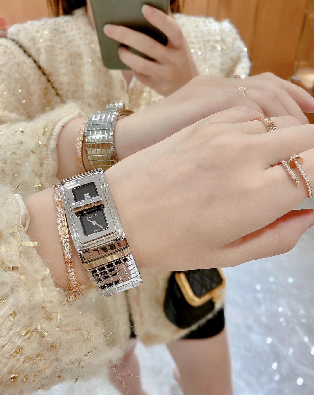 Chanel 集所有 CHANEL 元素于一体的 CODE COCO腕表