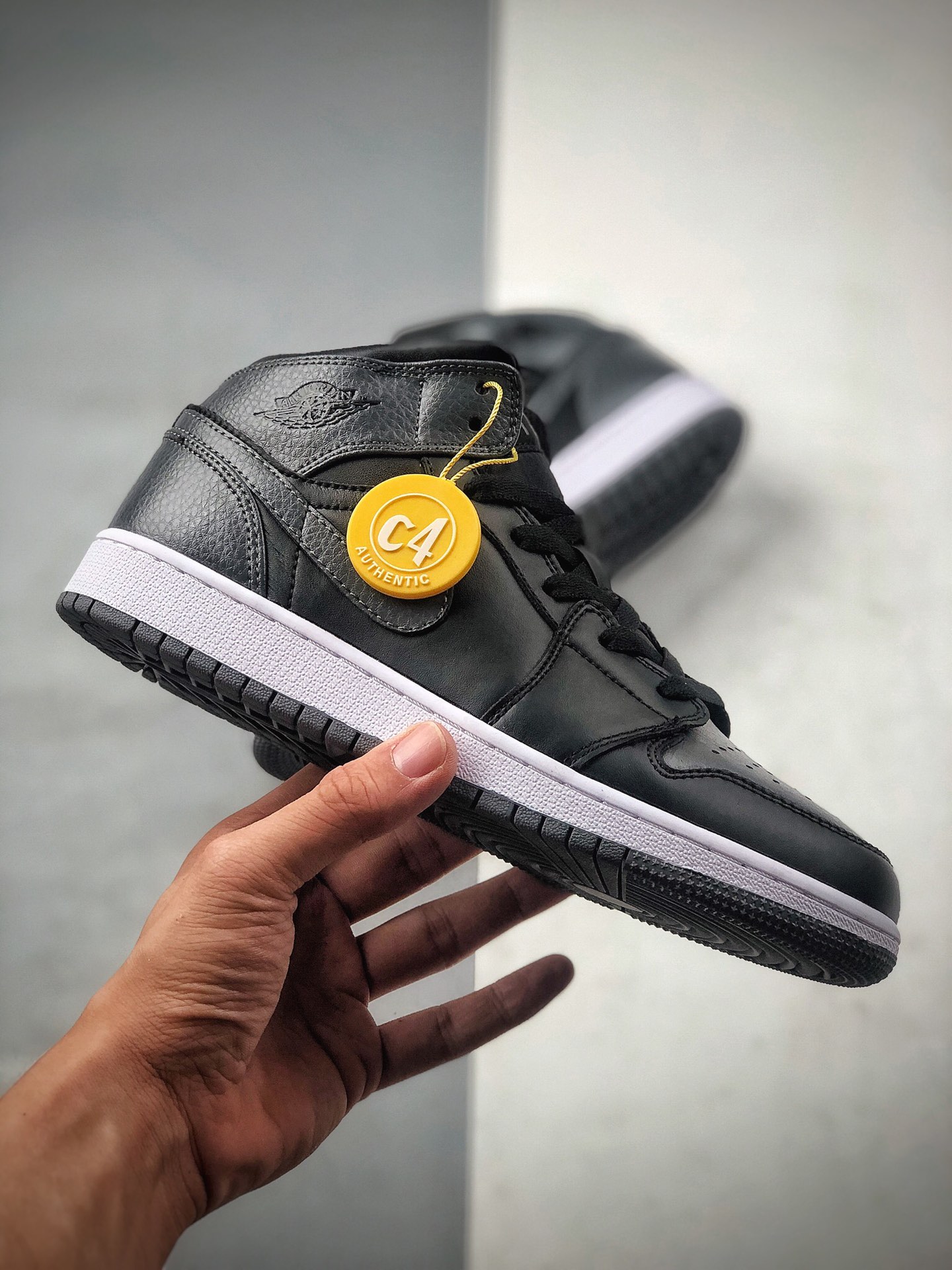 230 Air Jordan 1 Mid  AJ1 “影子灰”中帮篮球鞋554725-041
