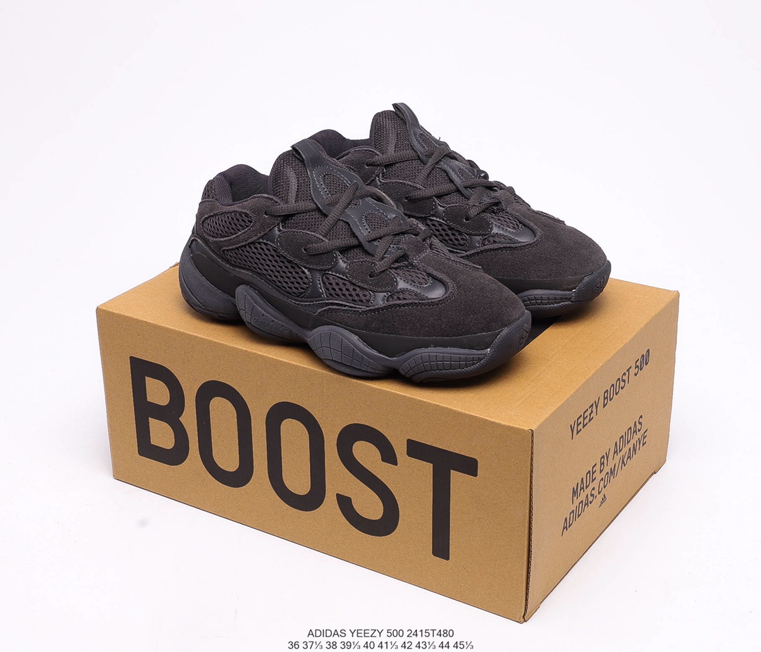 💰260
阿迪达斯Adidas 椰子500 侃爷同款 YEEZY  Desert Rat 500 复古缓震老爹鞋。鞋面采用皮革、麂皮和网眼三种材质打造
编码：2415T480