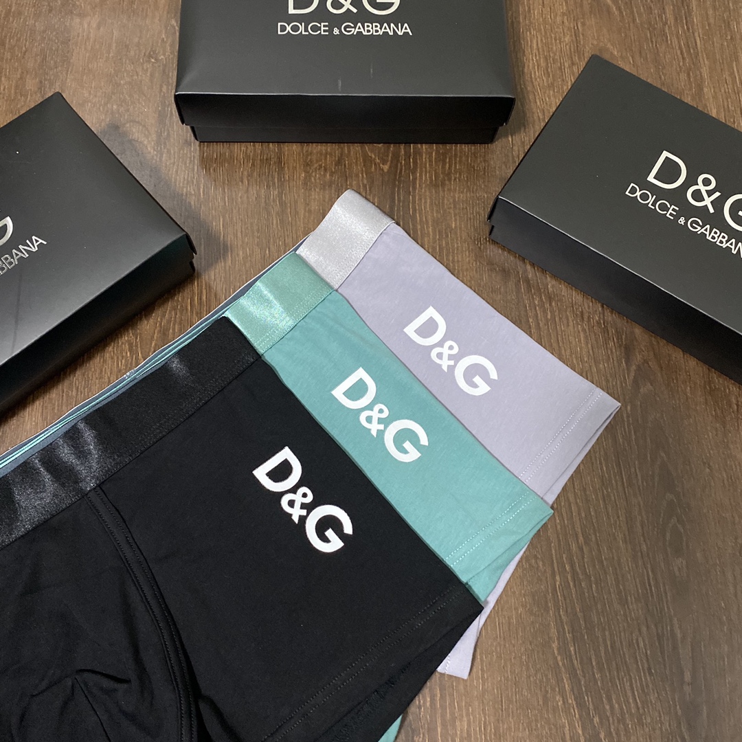  D *G经典款 精品之作！必备男士内裤 采用无痕拼接 无缝压胶工艺 高档全棉材质 轻薄透气丝滑 无束缚