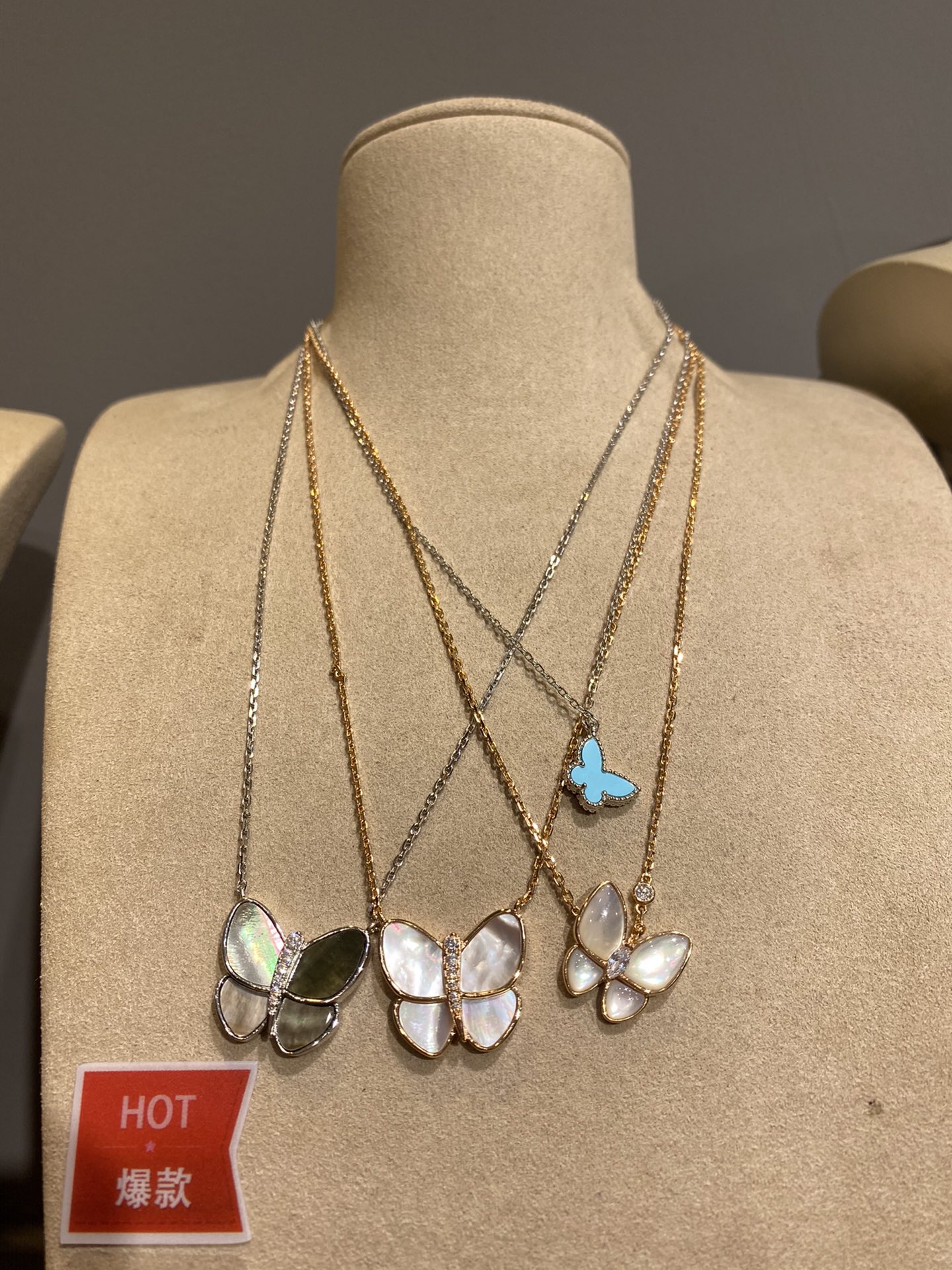 Van Cleef & Arpels VCA梵克雅宝 集合图 四叶草，蝴蝶项项链手链耳钉系列 做工