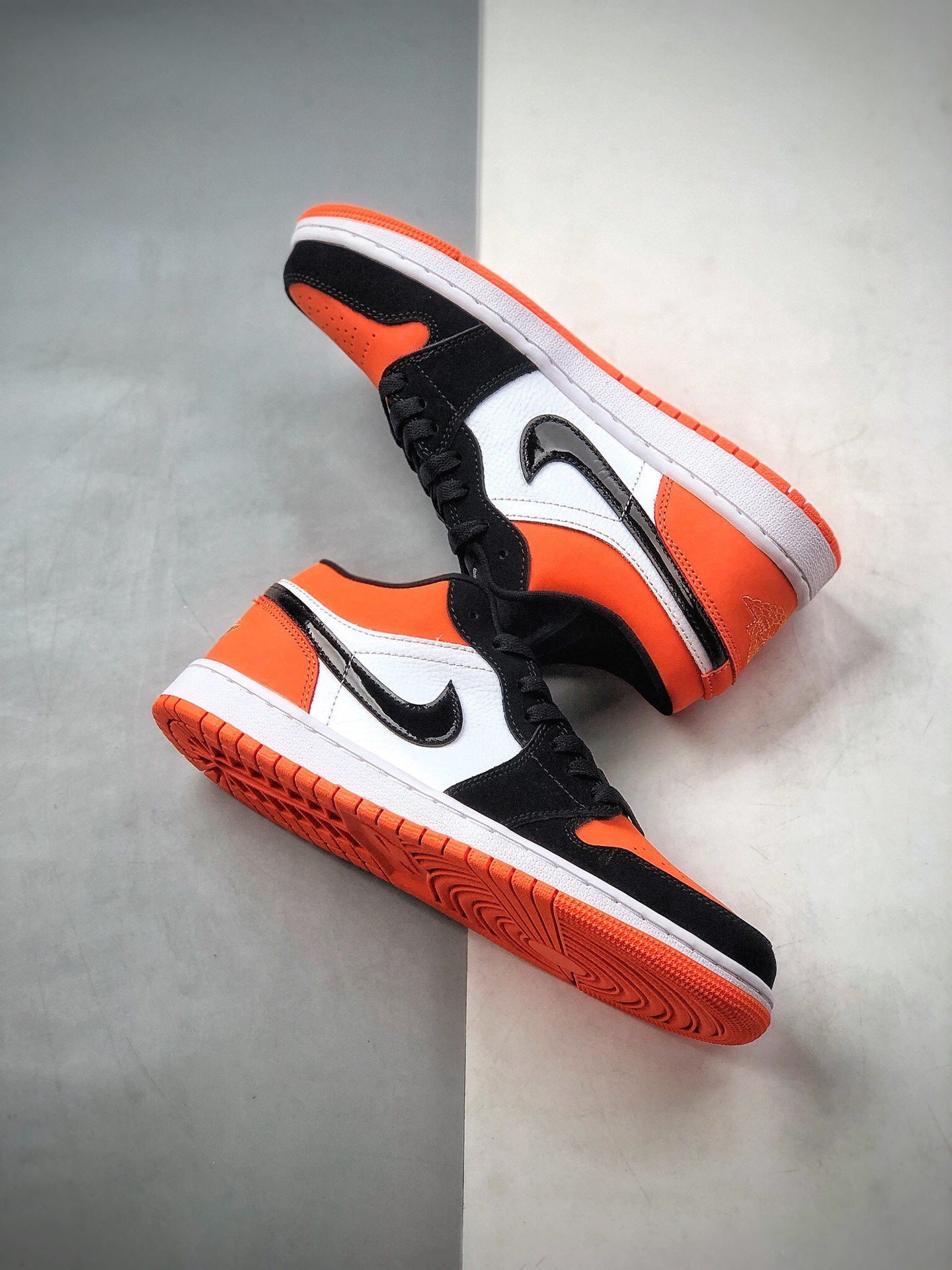 200 Nike Air Jordan 1 Low低帮 AJ1乔丹1代 553558-12