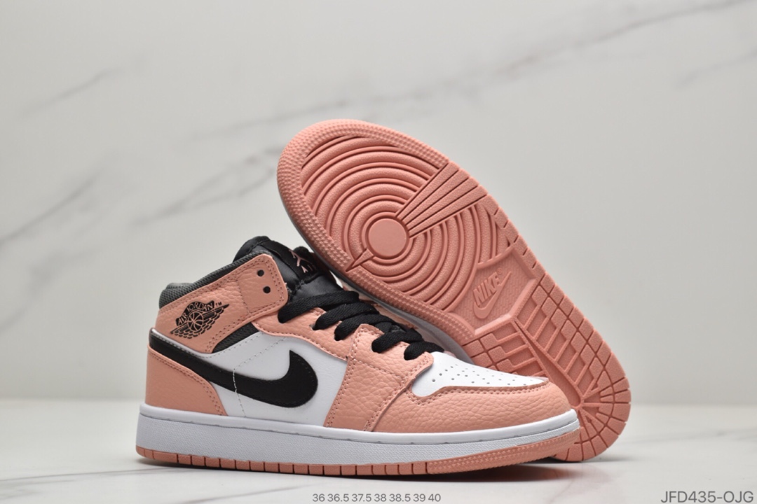 170 公司级Air Jordan 1 Mid  帮中篮球鞋555112-102