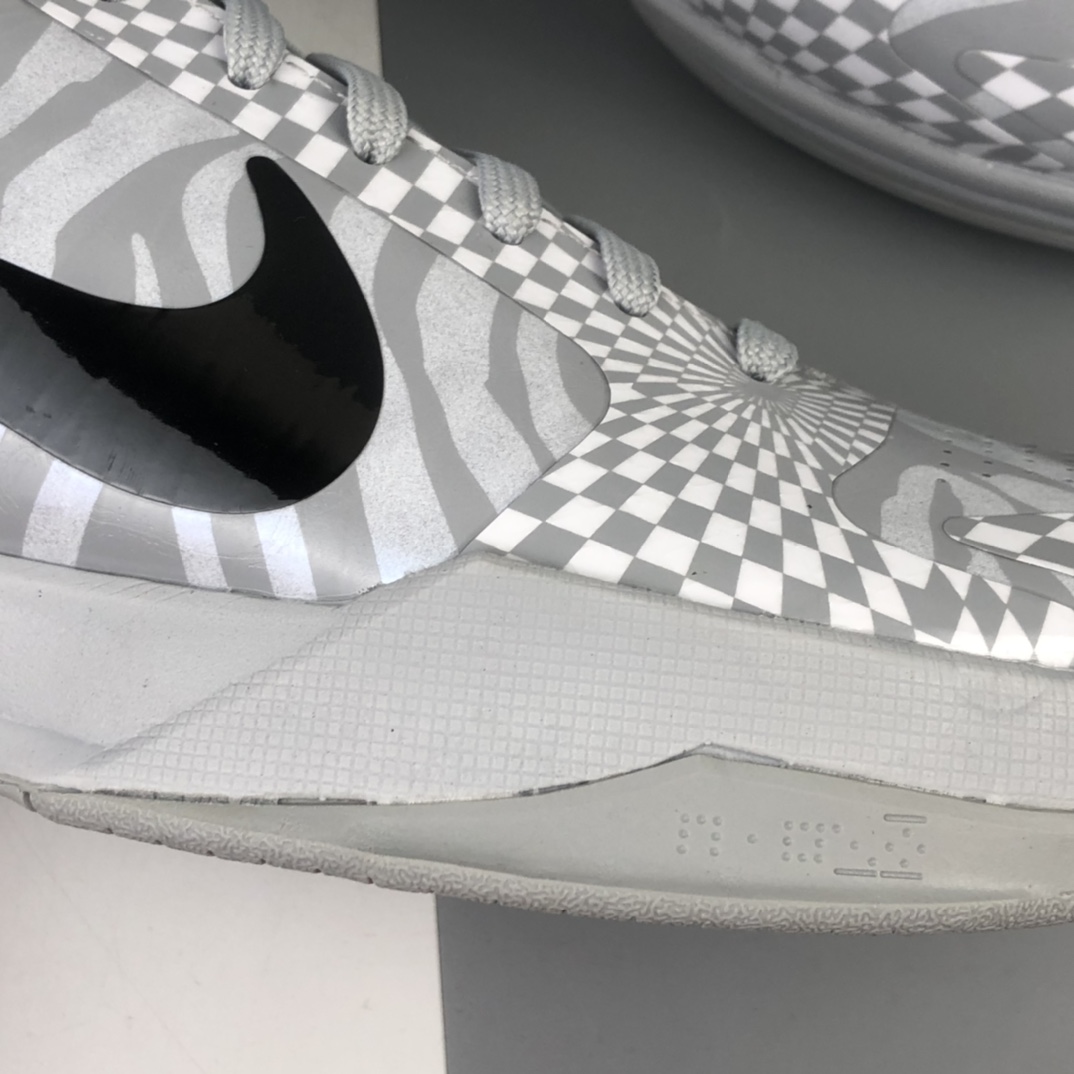 300 灭世纯原版 Nike Zoom Kobe 5 ”ZEBRA” 科比5马赛克斑马配色 专业实战篮球鞋 CD4991-003