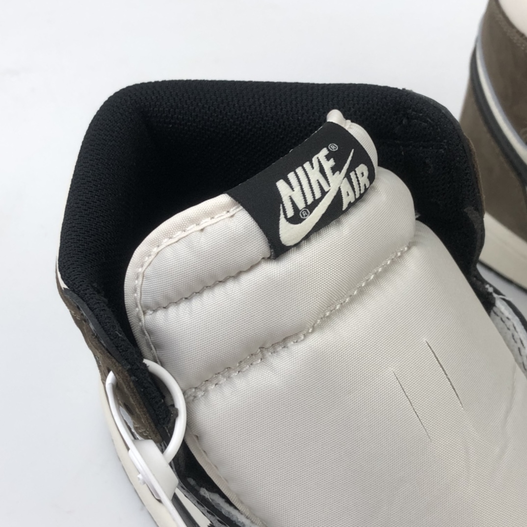 300 Nike Wmns Jordan 1 High OG “Dark Mocha” 黑摩卡AJ1乔丹一代高帮经典复古文化休闲运动篮球鞋 555088-105