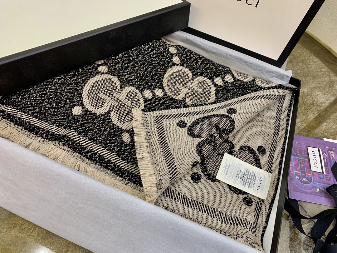 GUCCI古驰𝐺𝐺字母交织提花围巾598993