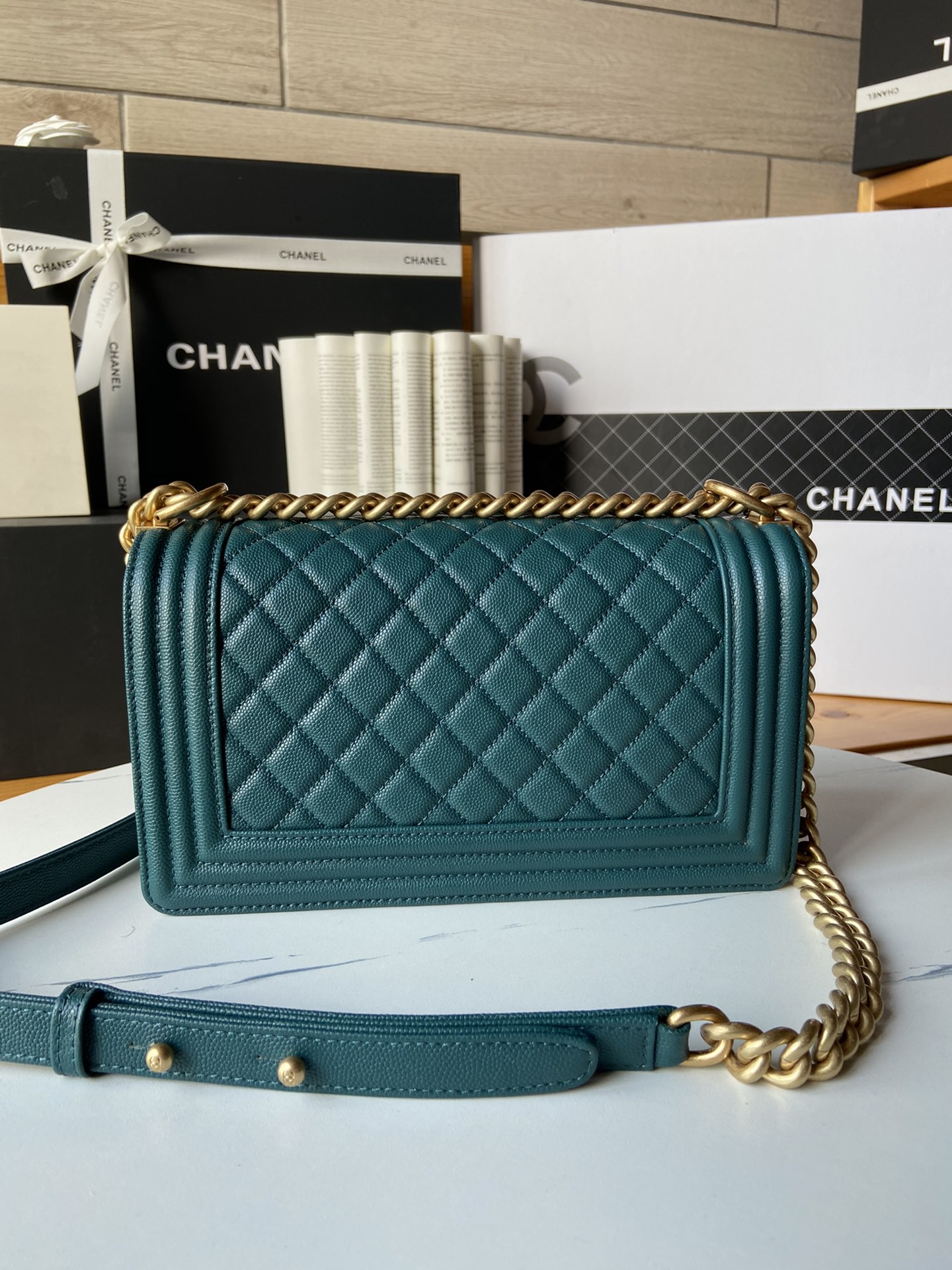V格细球纹Chanel18秋冬爆款67086leboy系列V格进口细球纹小牛皮实物颜色非常漂亮原厂进口2
