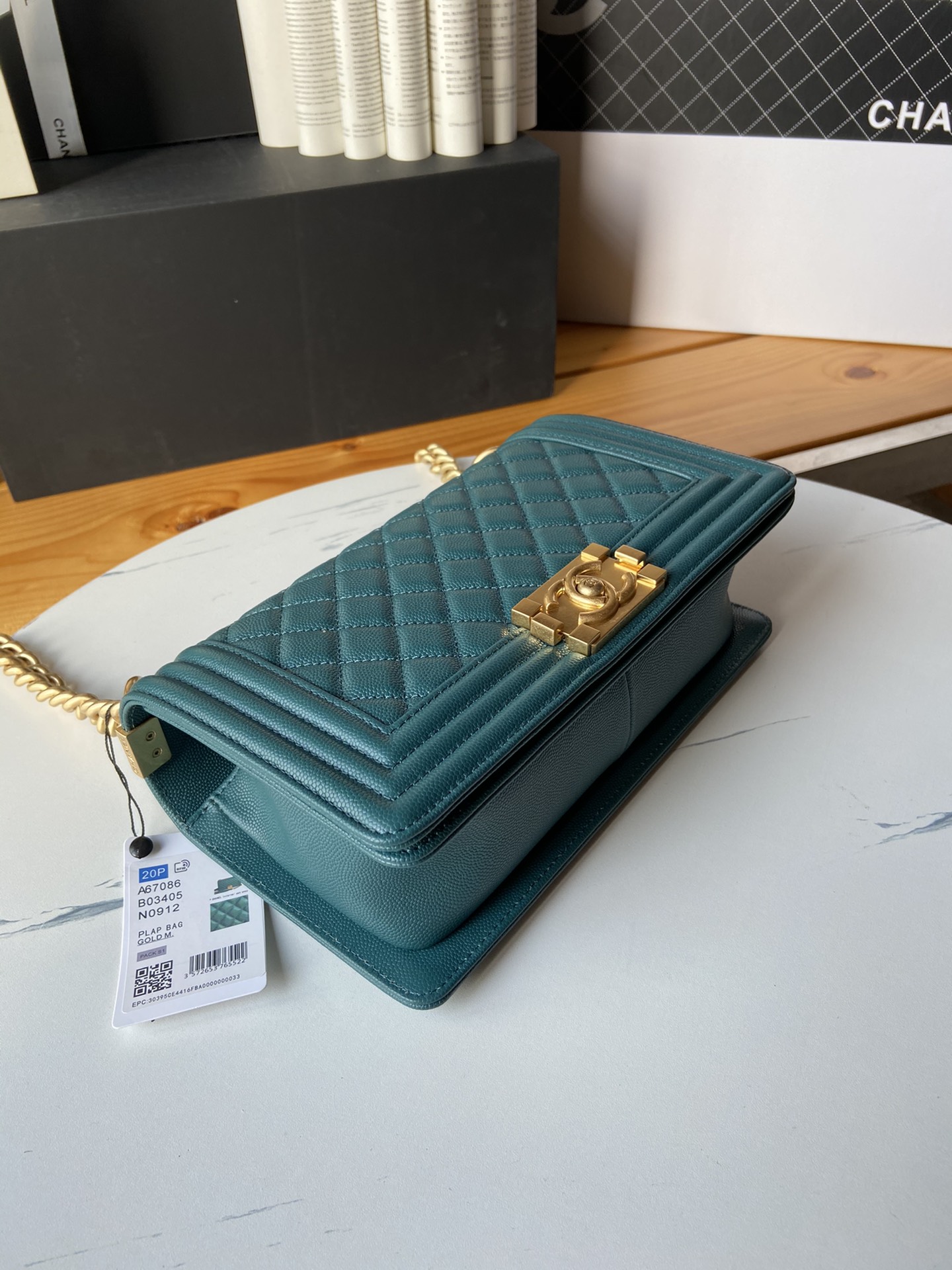 V格细球纹Chanel18秋冬爆款67086leboy系列V格进口细球纹小牛皮实物颜色非常漂亮原厂进口2