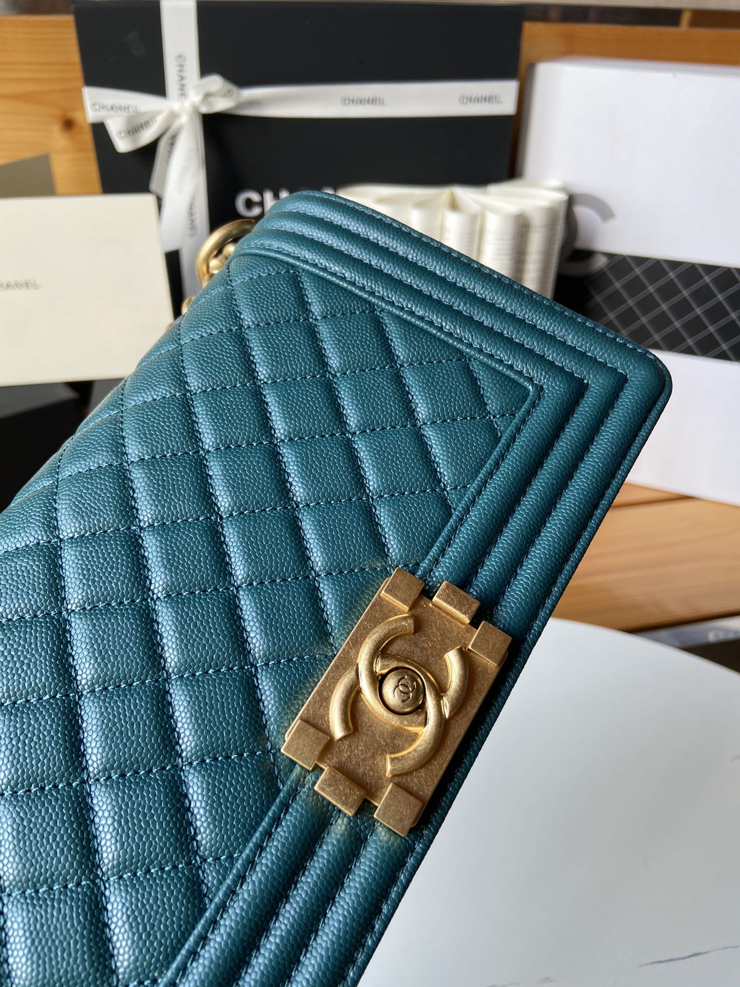 V格细球纹Chanel18秋冬爆款67086leboy系列V格进口细球纹小牛皮实物颜色非常漂亮原厂进口2