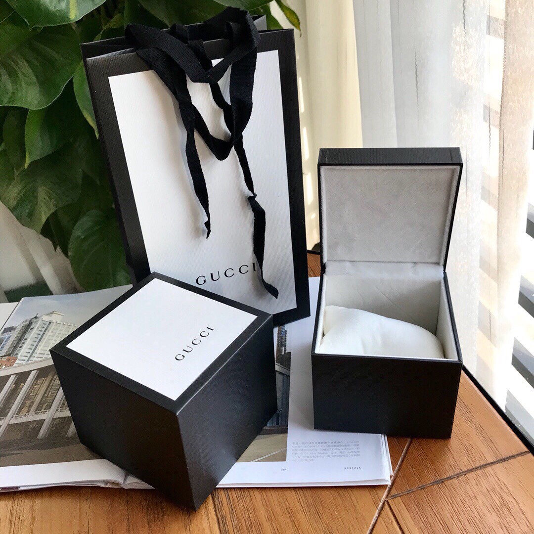 Gucci 古驰 老 这次拿到的是最 的款 YA系列女表 是古驰最 的型号 因为全智贤代言后在亚洲地区大火 切勿迷信所谓的产地信息