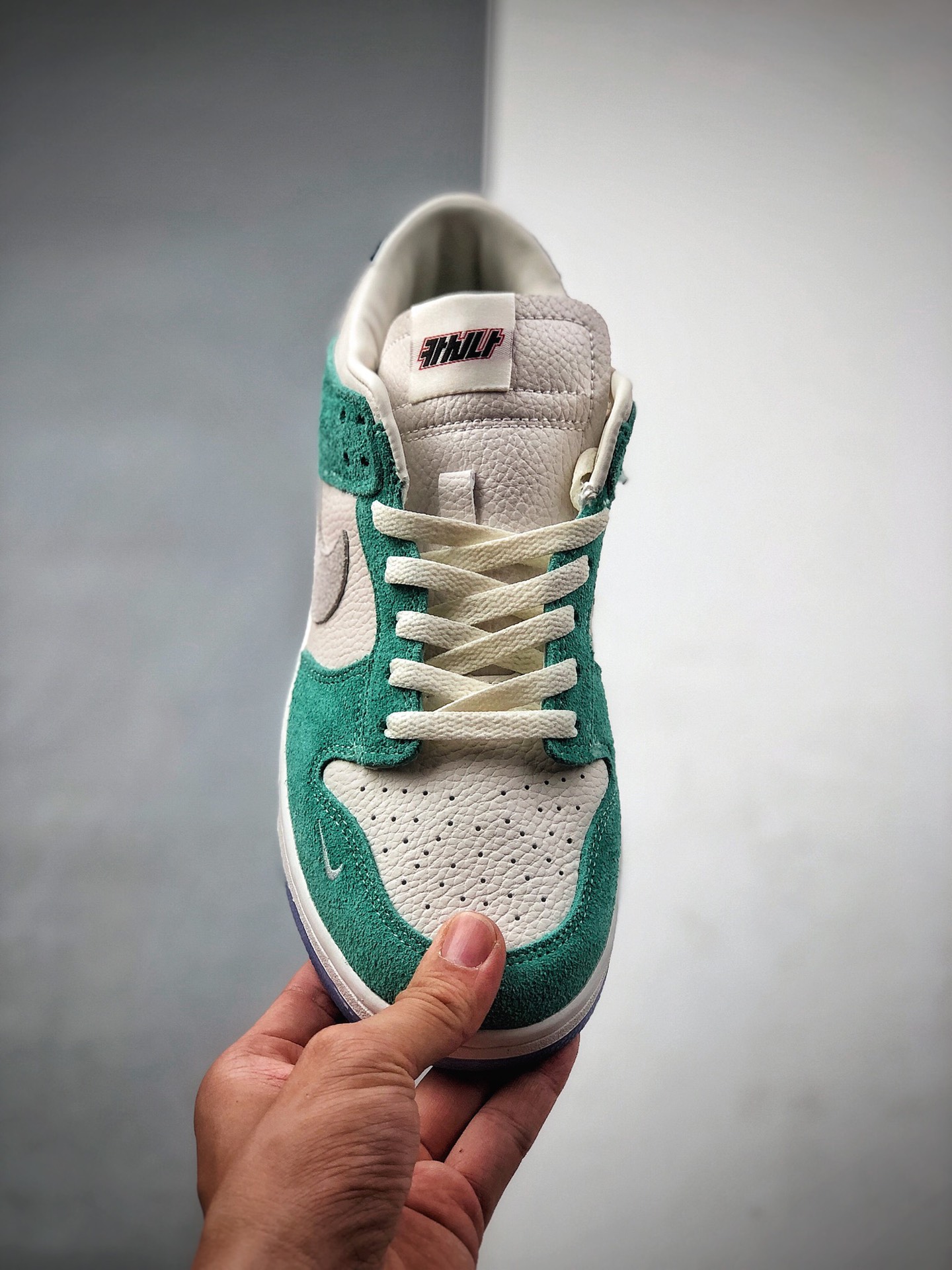 200  涡轮绿韩国品牌 Kasina 与 Nike 打造的的韩国限定湖水绿CZ6501-101