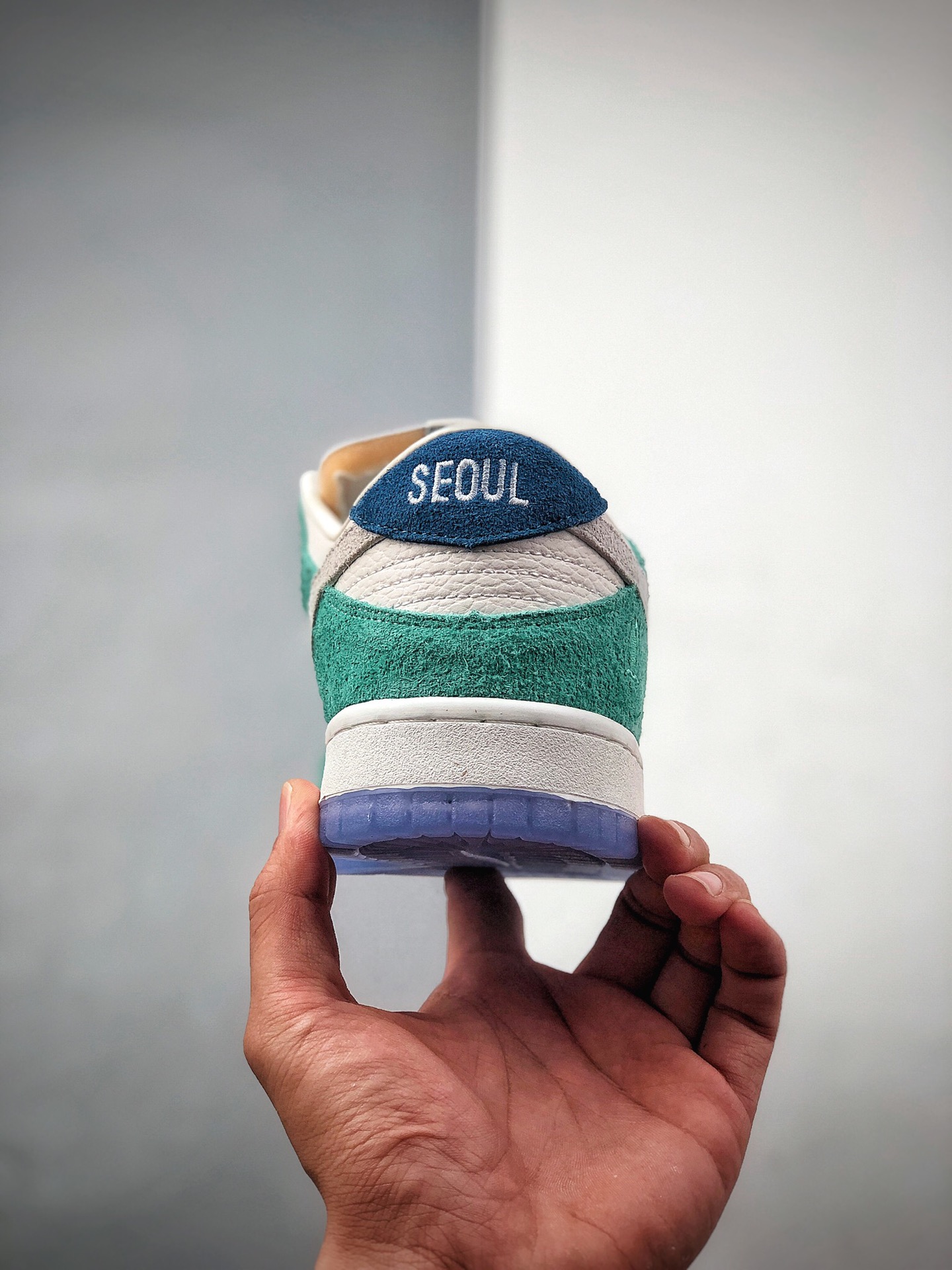 200  涡轮绿韩国品牌 Kasina 与 Nike 打造的的韩国限定湖水绿CZ6501-101
