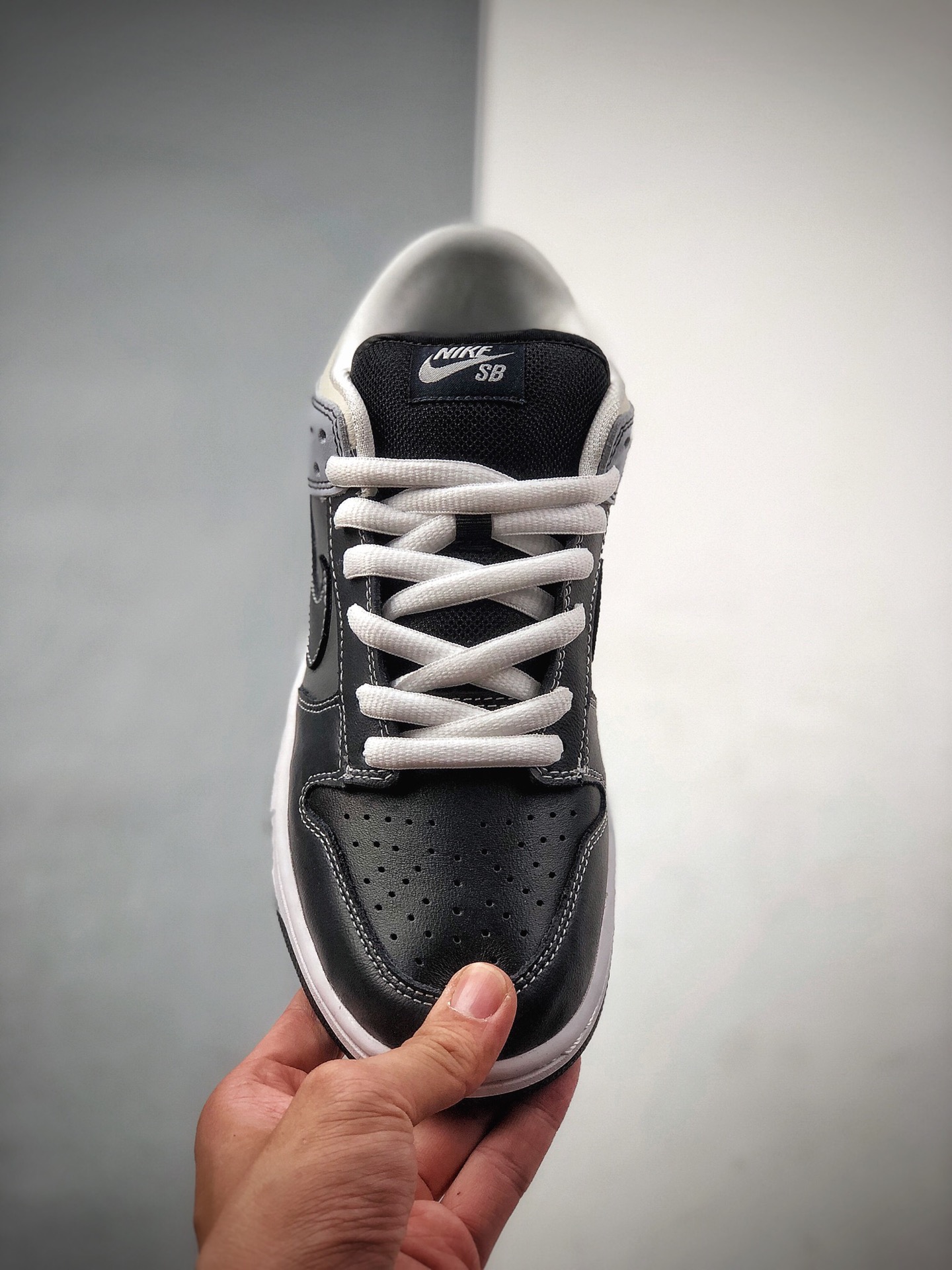 260  耐克 SB Nike Dunk SB 低帮休闲板鞋304292-001