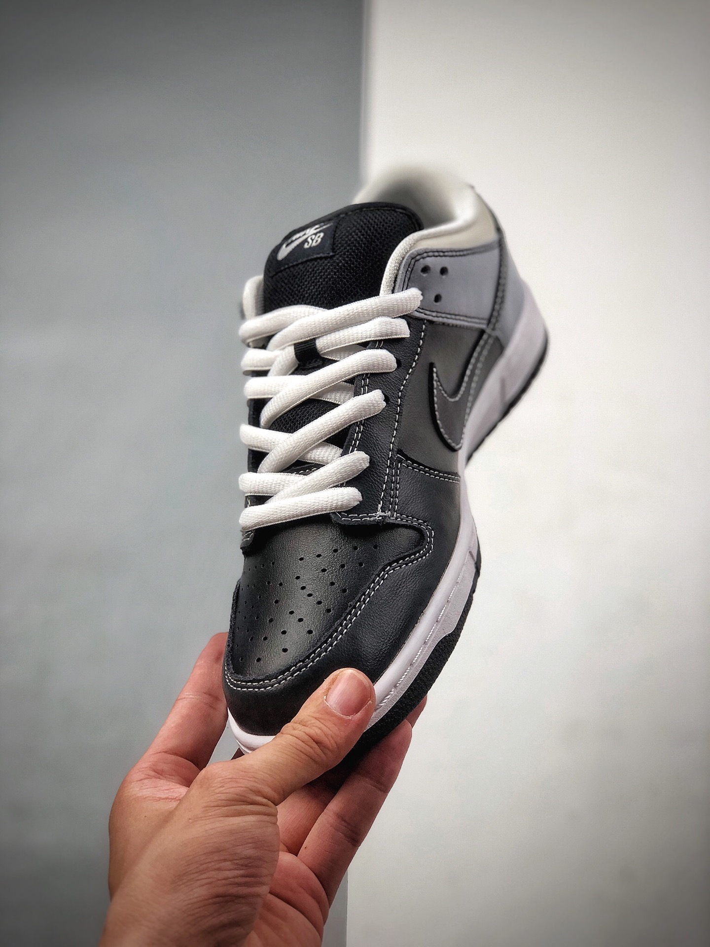 260  耐克 SB Nike Dunk SB 低帮休闲板鞋304292-001