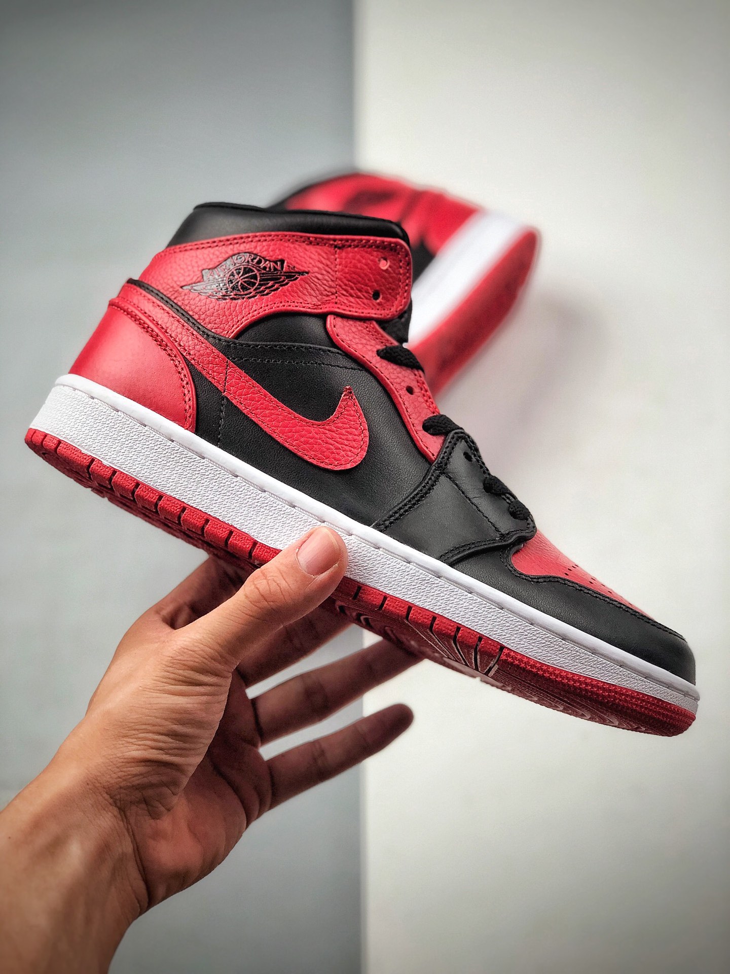 250 小禁穿 Air Jordan 1 Mid “Bred” 黑红小禁穿 554725-074