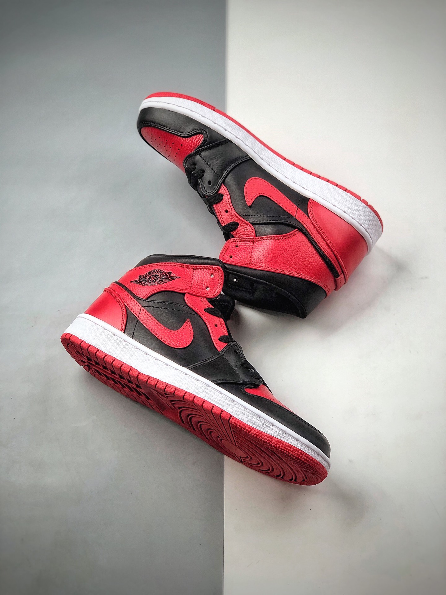 250 小禁穿 Air Jordan 1 Mid “Bred” 黑红小禁穿 554725-074