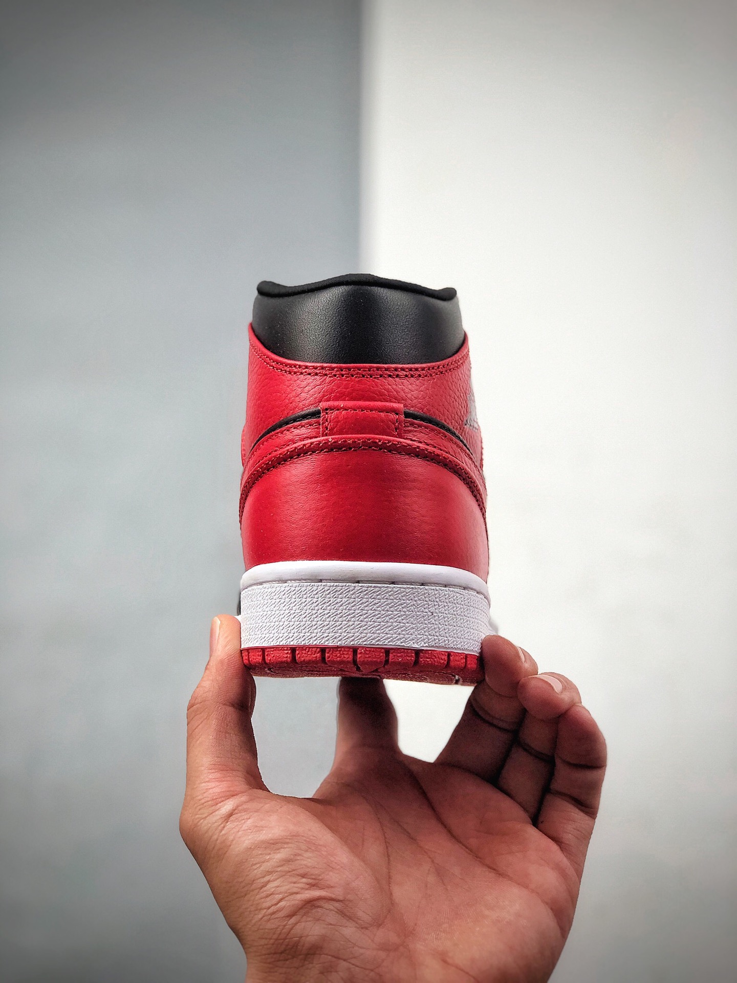 250 小禁穿 Air Jordan 1 Mid “Bred” 黑红小禁穿 554725-074