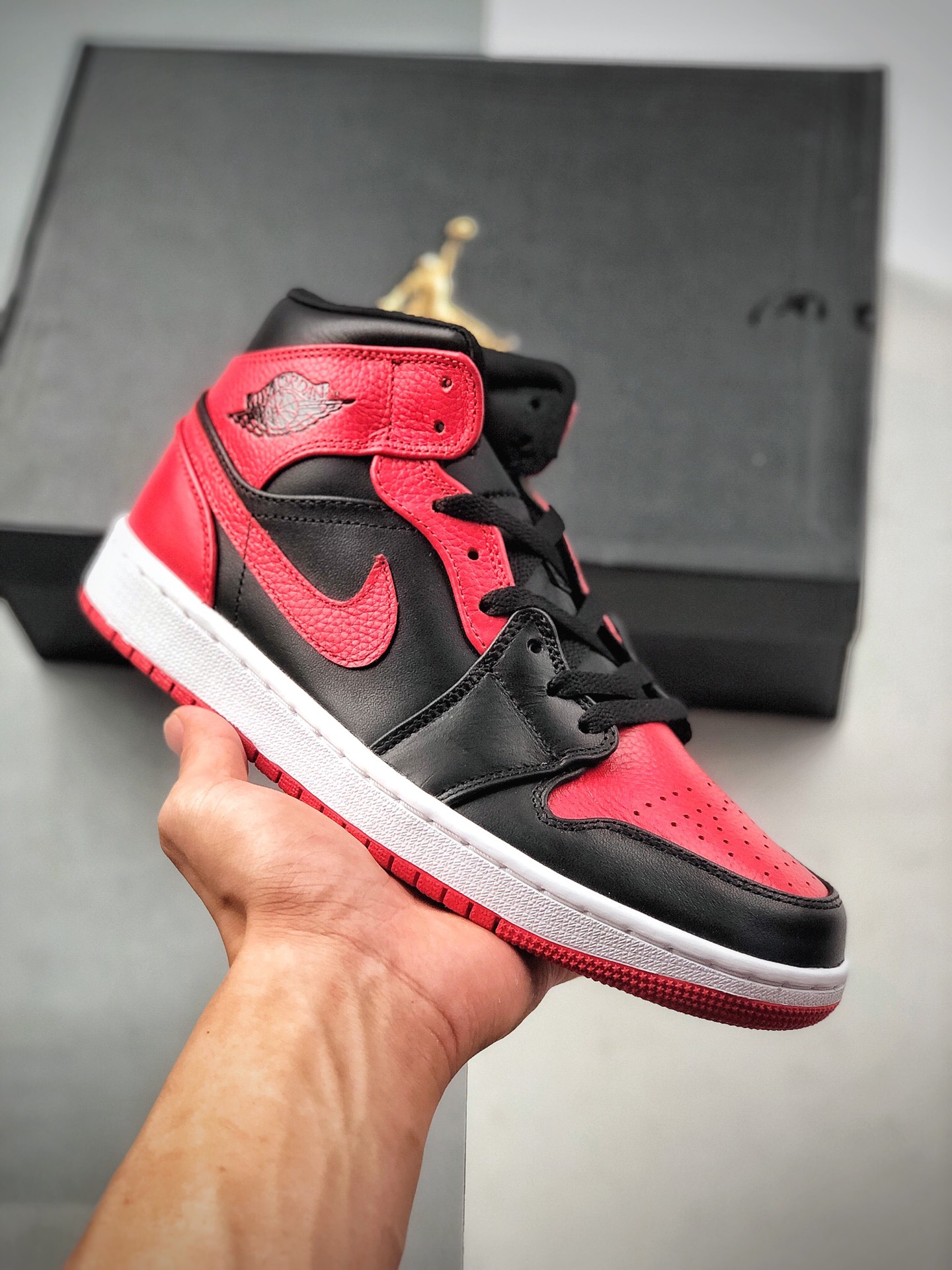 250 小禁穿 Air Jordan 1 Mid “Bred” 黑红小禁穿 554725-074