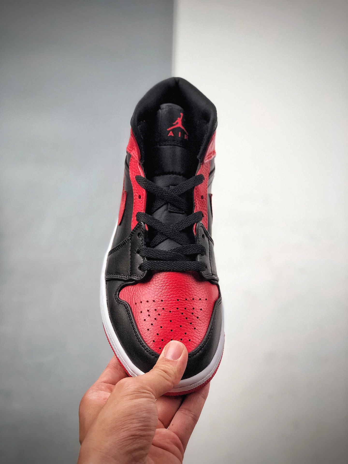 250 小禁穿 Air Jordan 1 Mid “Bred” 黑红小禁穿 554725-074