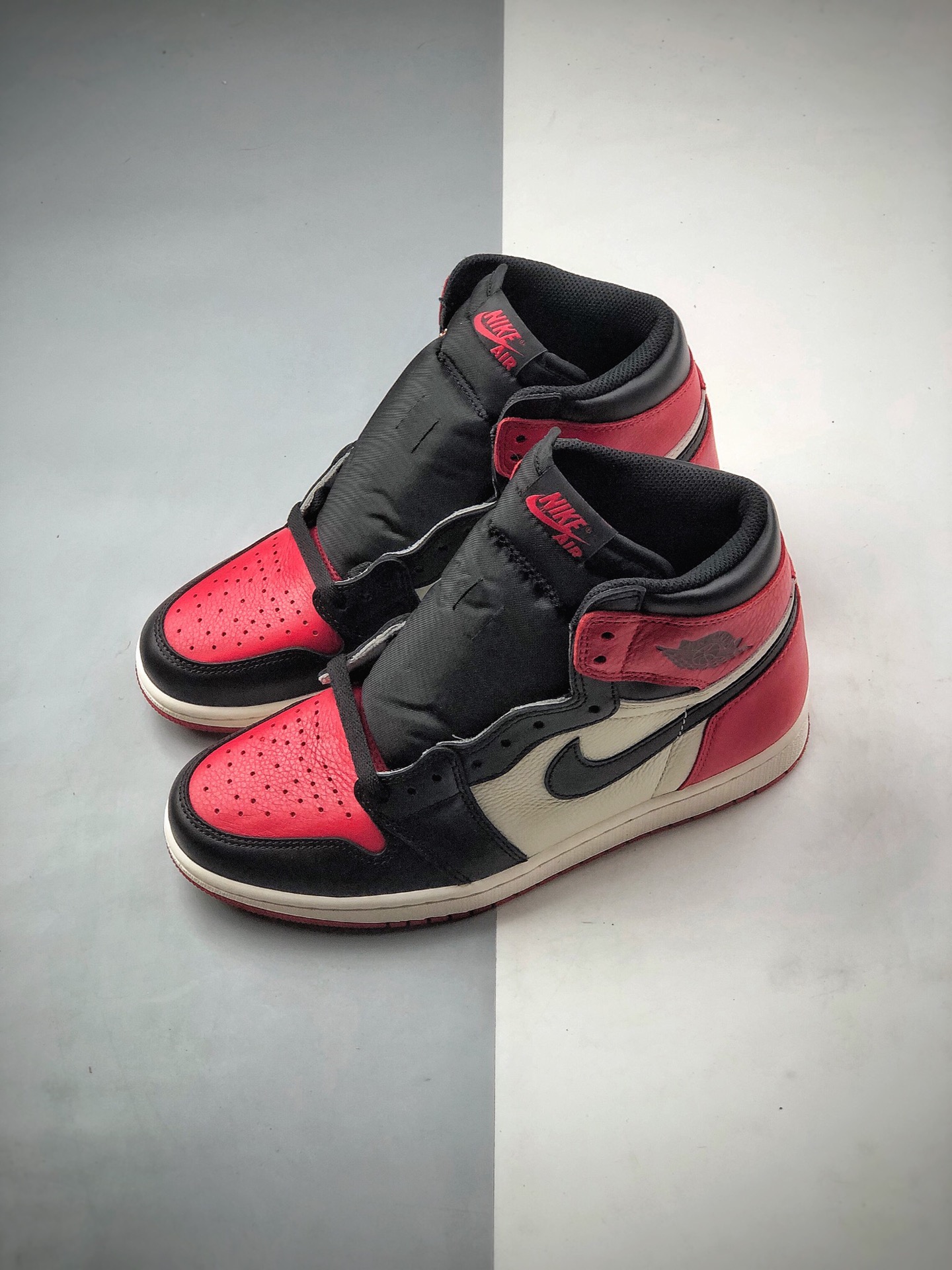 480 Nike Wmns Jordan 1 High OG Yellow Ochre 黑红脚趾 555088-601