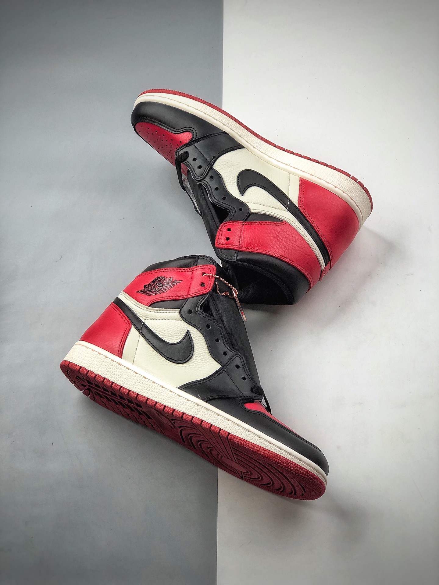 480 Nike Wmns Jordan 1 High OG Yellow Ochre 黑红脚趾 555088-601