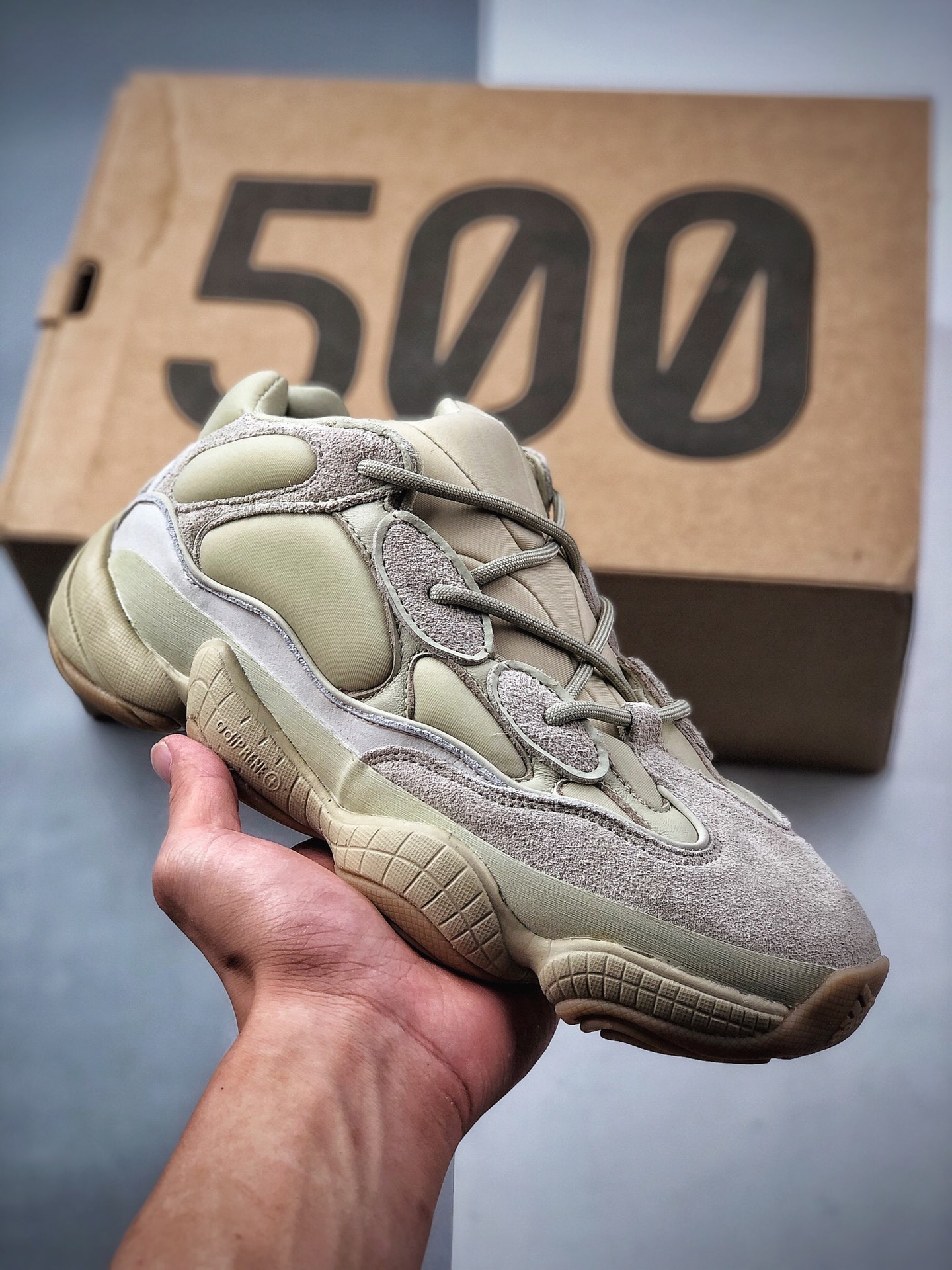 Adidas 阿迪达斯 Yeezy 500 货号：FW4839 尺码：36 36.5 37 38 38.5 39 40 40.5 41 42 42.5 43 44 44.5 45 46