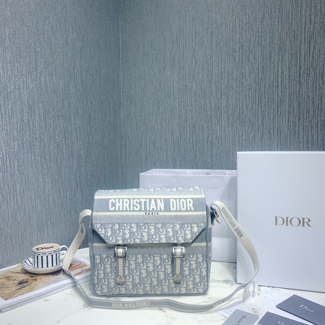 Dior AAA+
 Handbags Messenger Bags Casual