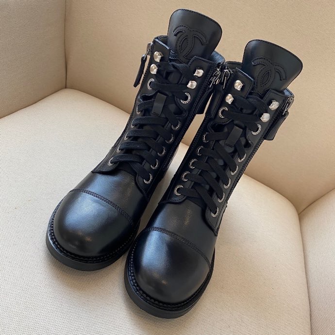 CHANEL 秋冬モデル レディースブーツ スリッポン ストレートブーツ 乗馬ブーツ イタリア製本革アウトソール