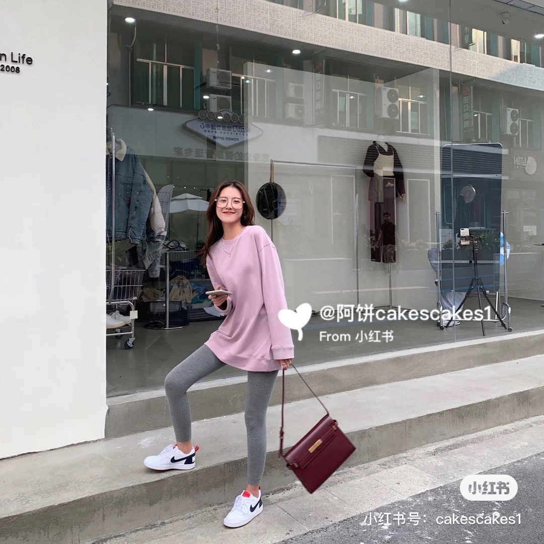 Ysl 𝑴𝒂𝒏𝒉𝒂𝒕𝒕𝒂𝒏 29CM曼哈顿法棍包 579271酒红色牙签纹金扣