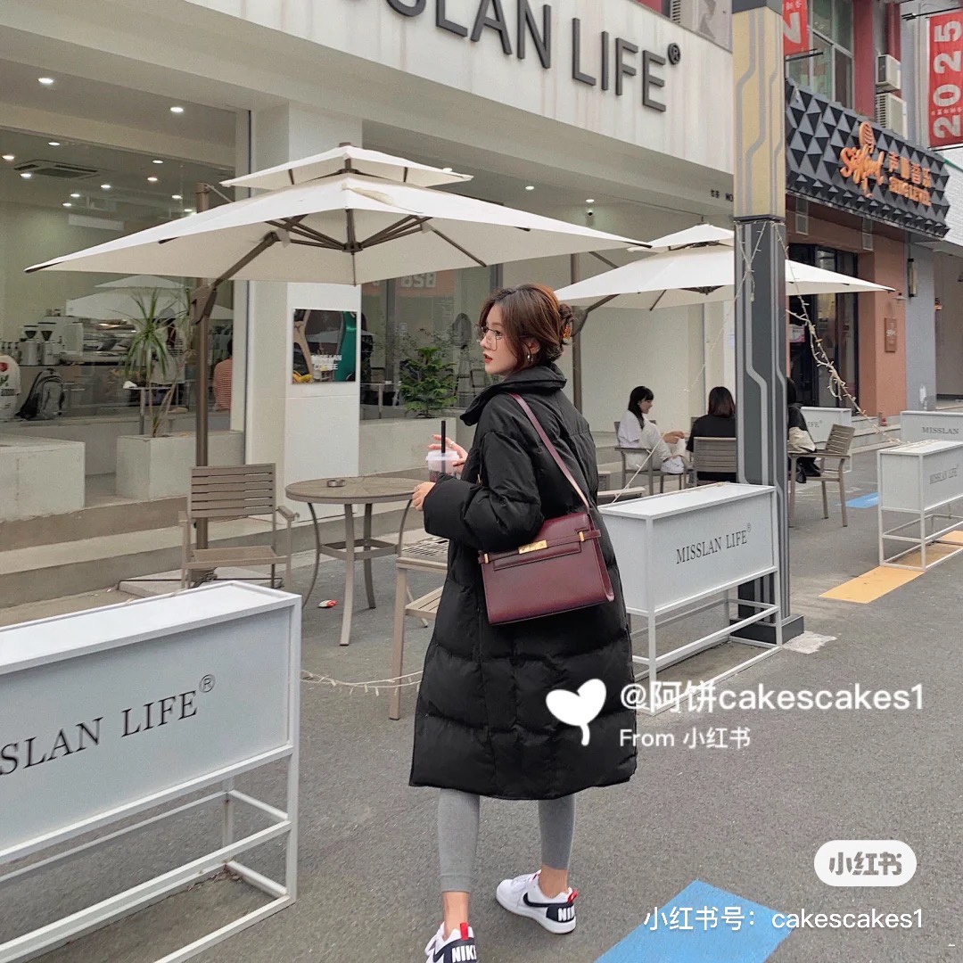 Ysl 𝑴𝒂𝒏𝒉𝒂𝒕𝒕𝒂𝒏 29CM曼哈顿法棍包 579271酒红色牙签纹金扣