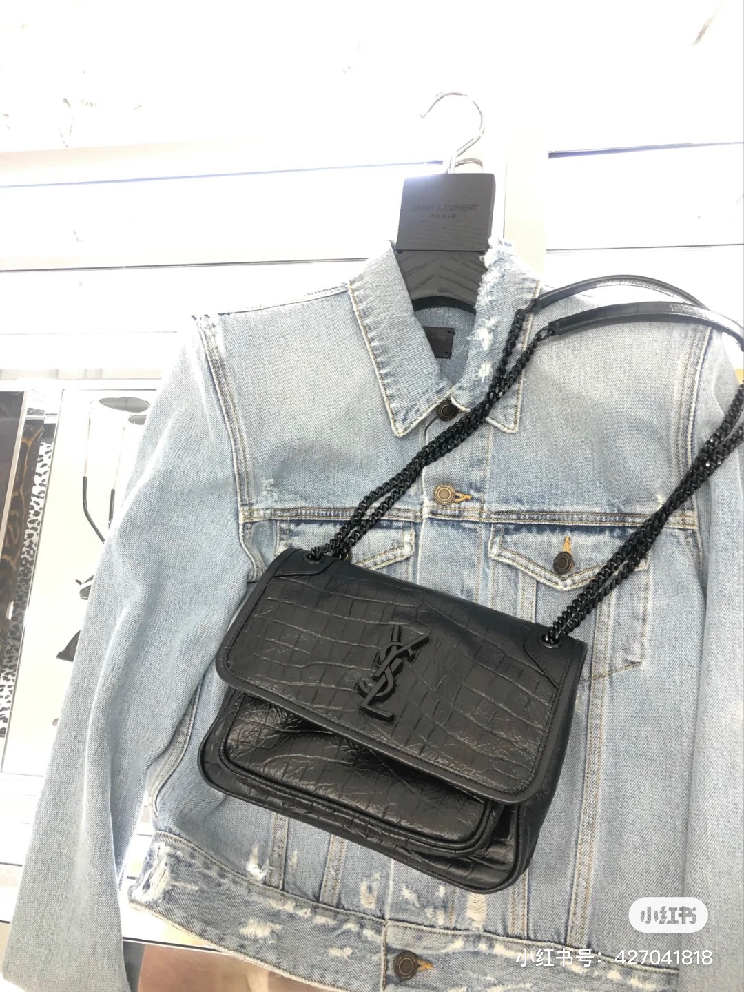 YSL 𝐍𝐢𝐤𝐢 22𝐜𝐦 邮差包 533037鳄鱼纹黑色/黑链