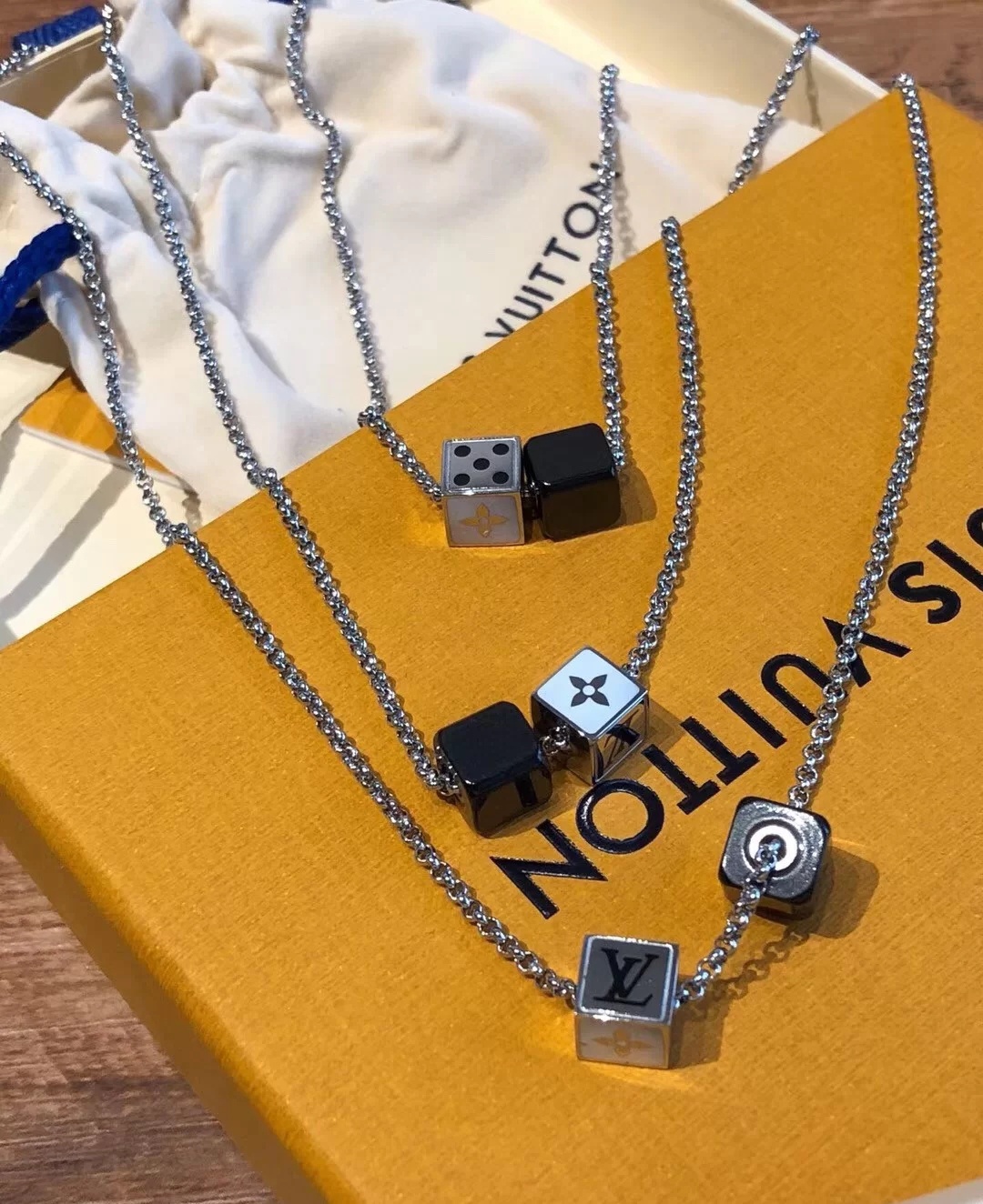 Louis Vuitton - Necklace