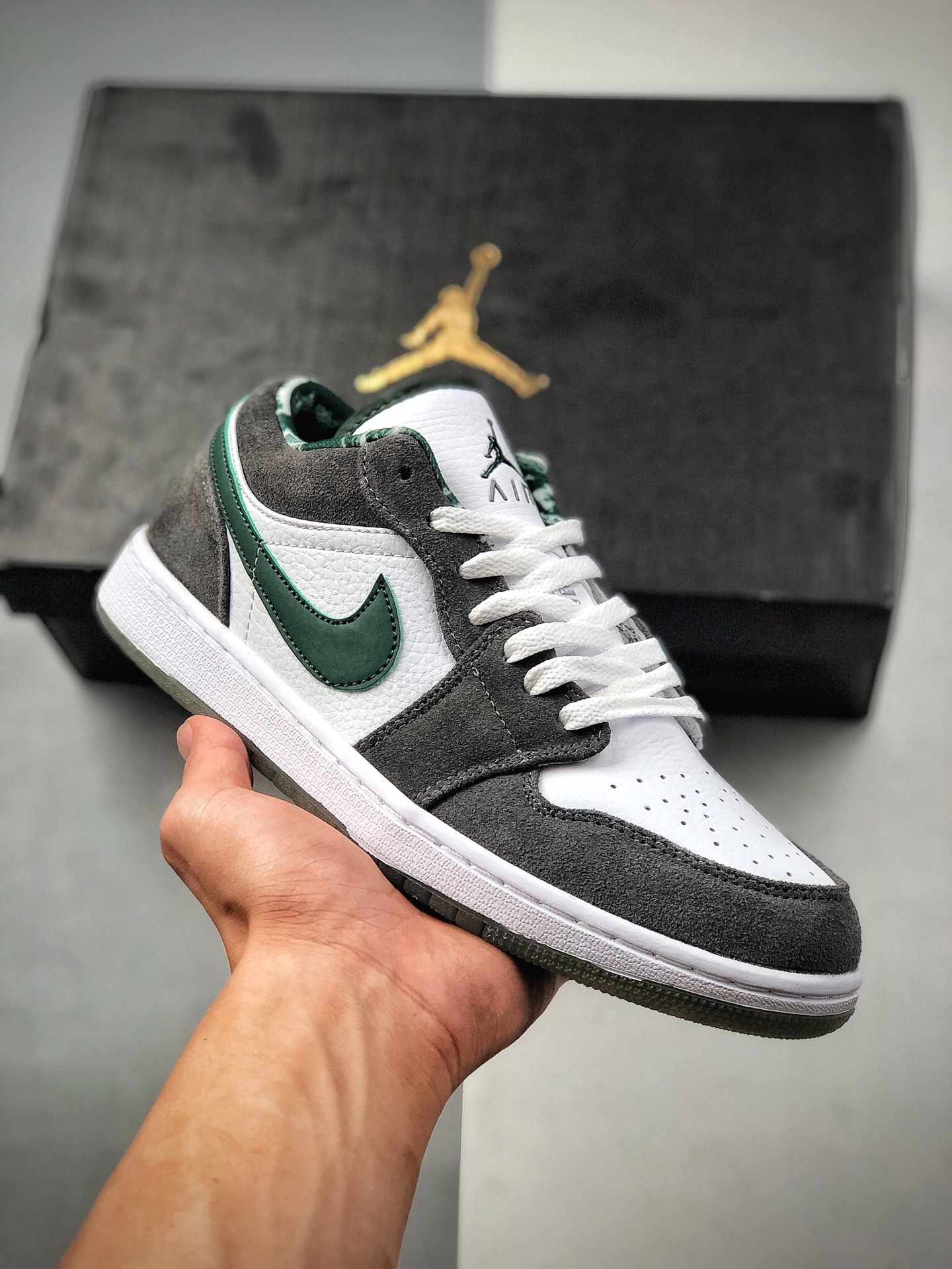 Air Jordan 1 Low Gamuza Gris Verde AJ1乔1 Zapatillas de skate casuales de caña baja Color oficial sincronizado N.º de pr…