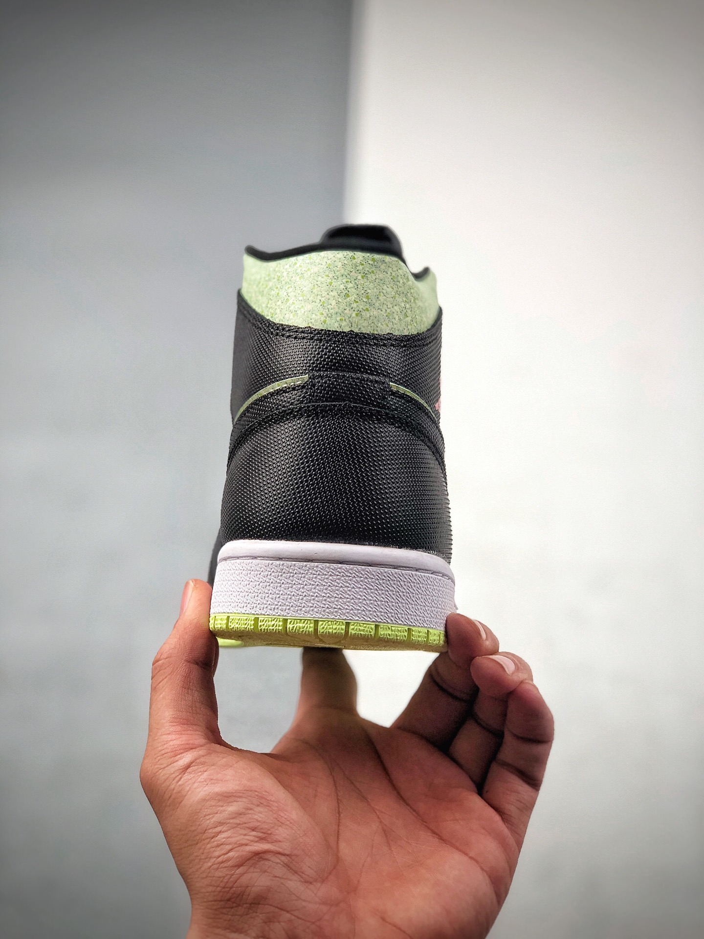 240 Air Jordan 1 Mid 黑绿红 AJ1/ 乔1 中邦CV5276-003