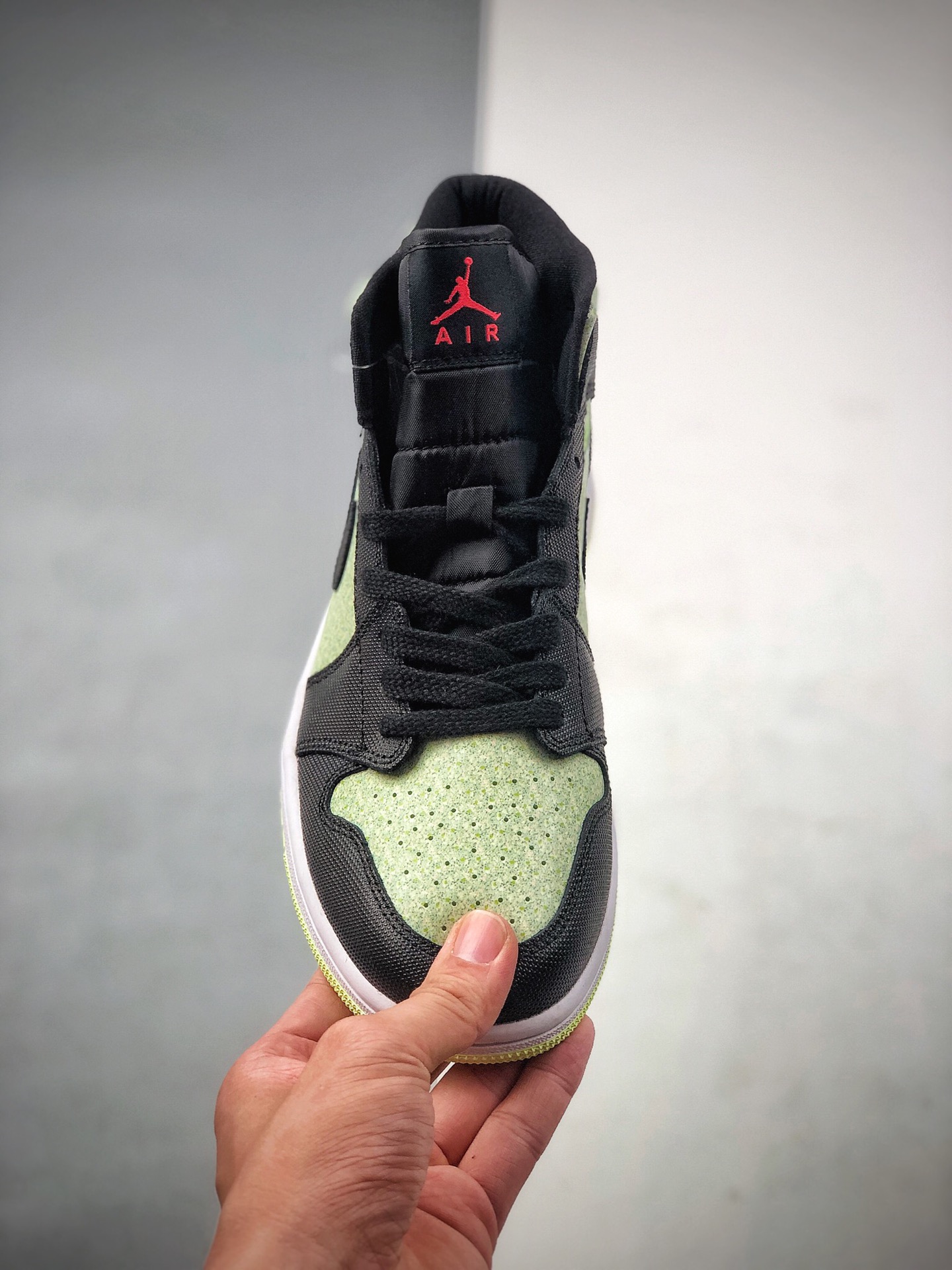 240 Air Jordan 1 Mid 黑绿红 AJ1/ 乔1 中邦CV5276-003