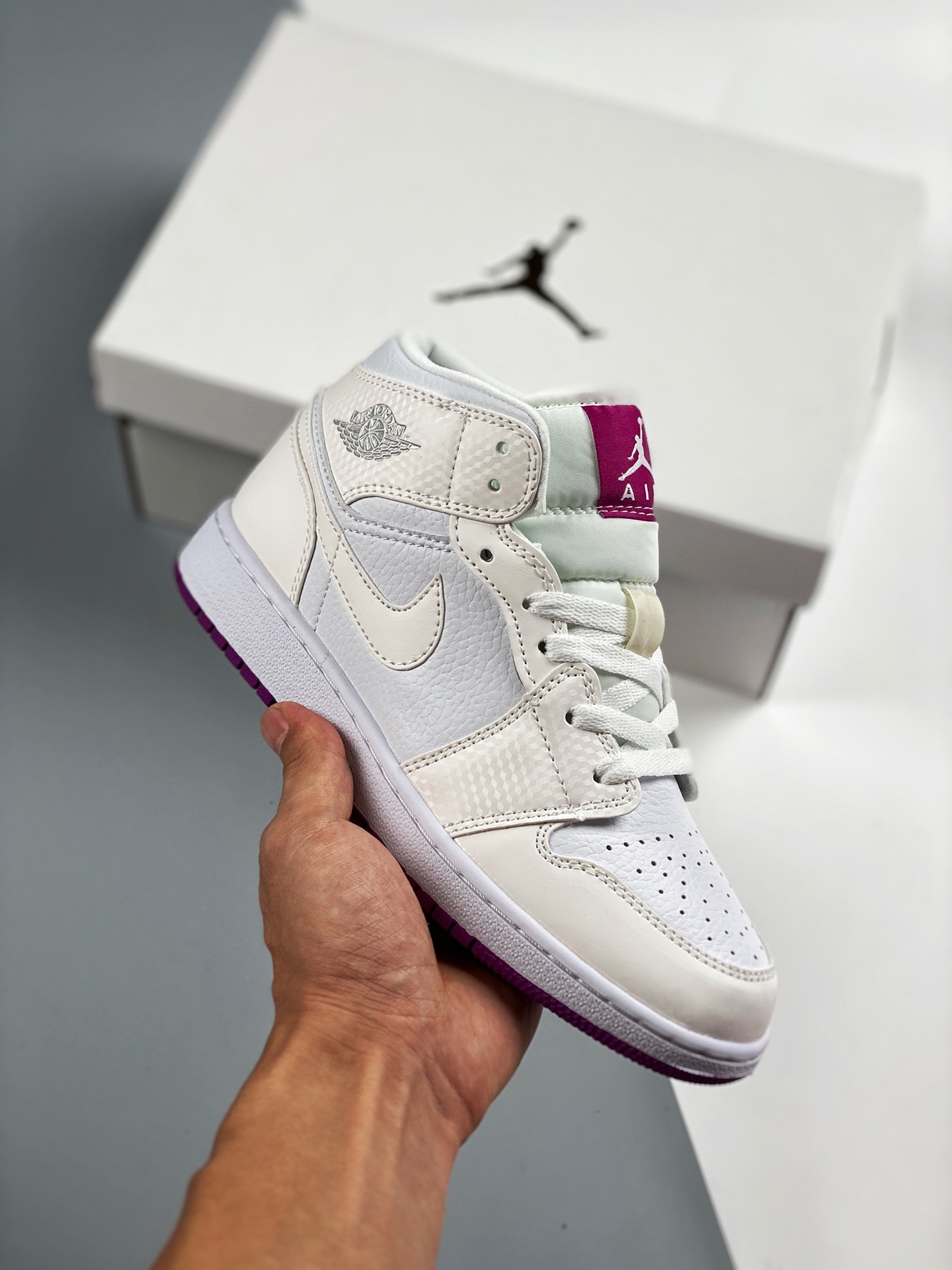 Air Jordan 1 Mid iD Pedido de cliente de comercio exterior de Tmall La mejor artesanía del mercado Serie de media caña …