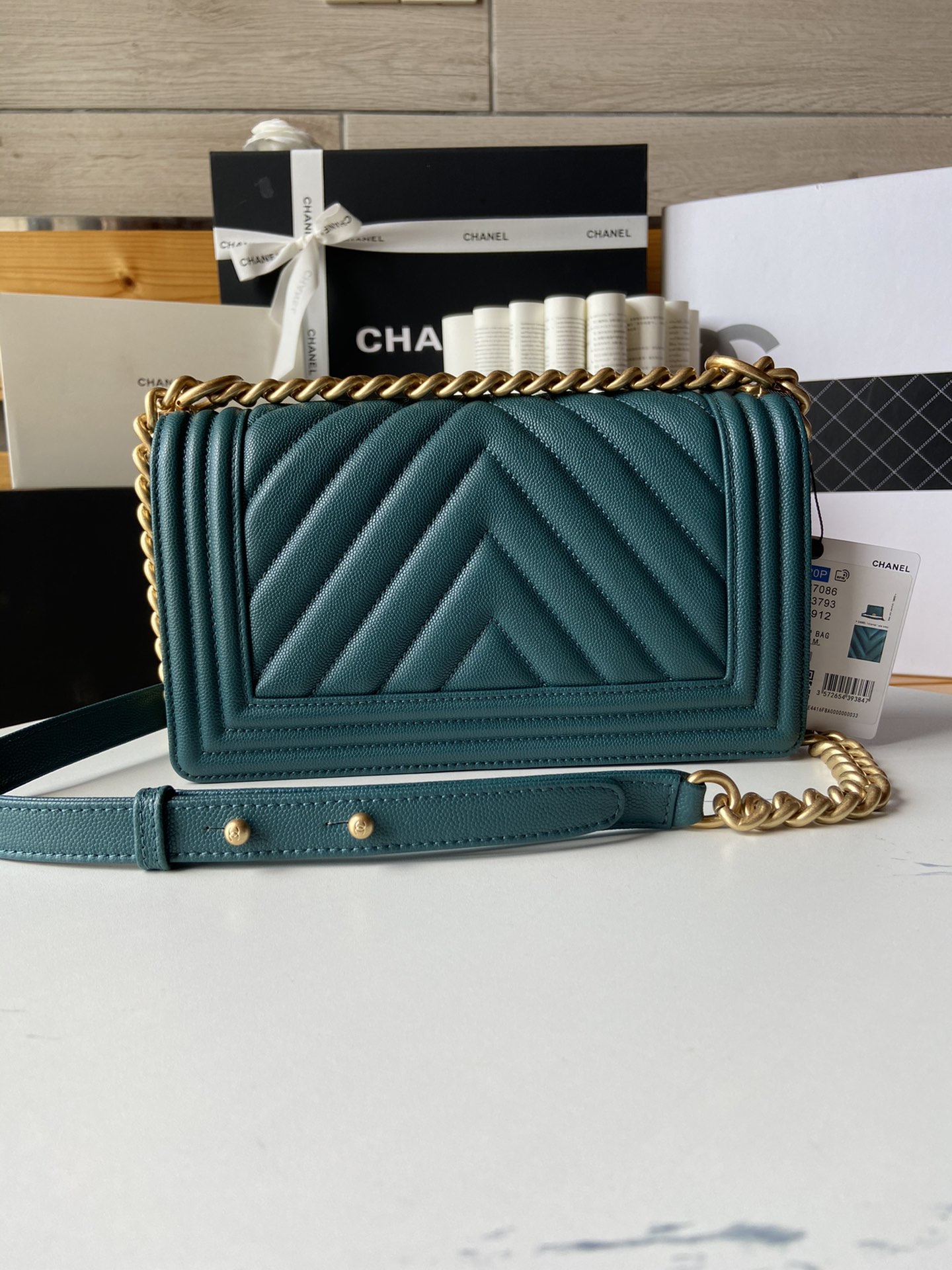 V格细球纹Chanel18秋冬爆款67086leboy系列V格进口细球纹小牛皮实物颜色非常漂亮原厂进口2