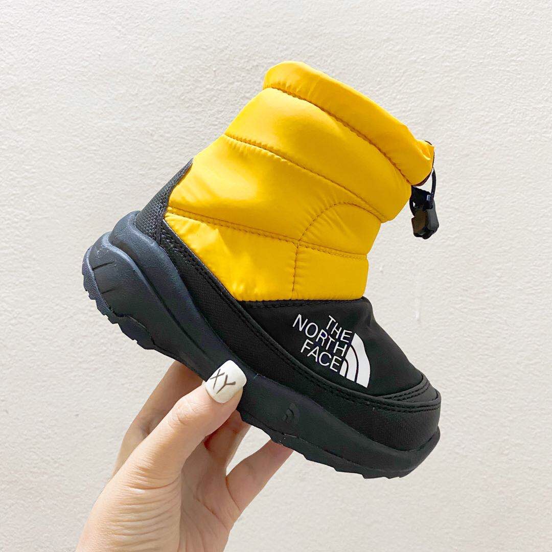北面高帮儿童雪地靴 尺码：24-39码 让宝贝的脚丫穿上羽绒服，超级暖和宝贝再也不怕冷到脚了❤️防滑耐磨大底✔️内里高帮加绒加厚，保暖舒适❄️-选品中心