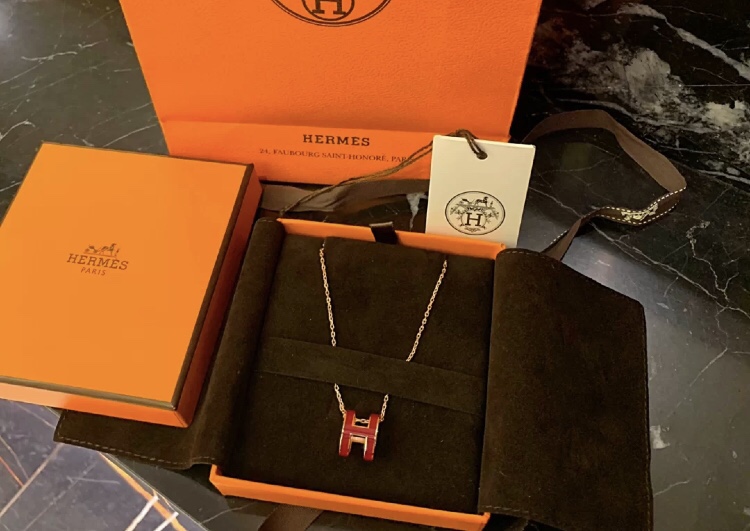 NO:100863,New Year's Red Hot Sale Hermes Noble Red H Necklace, Rose Gold and Gold Color Chain, One-to-One Seiko Version, Hermes Necklace, Hermes, Necklace, Gold19860909新年款新年红热卖款 爱马仕高贵红色H项链 玫瑰金和黄金色两种配色的链子 专柜一比一精工版本,爱马仕项链,hermes,necklace,gold,Jewelry