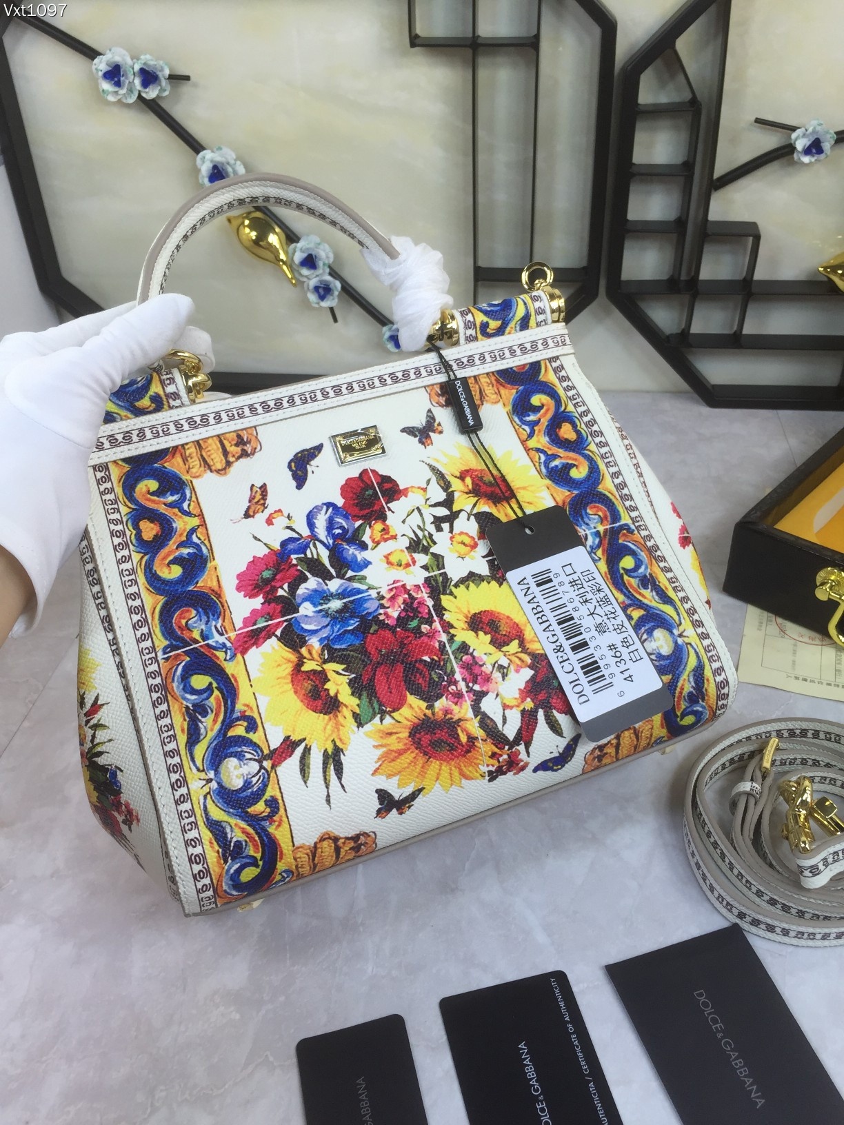 Dolce&Gabbana杜嘉班纳明星同款斜挎包可斜挎配镜子海外代购专用品有范有气场全新包型任何搭配都可